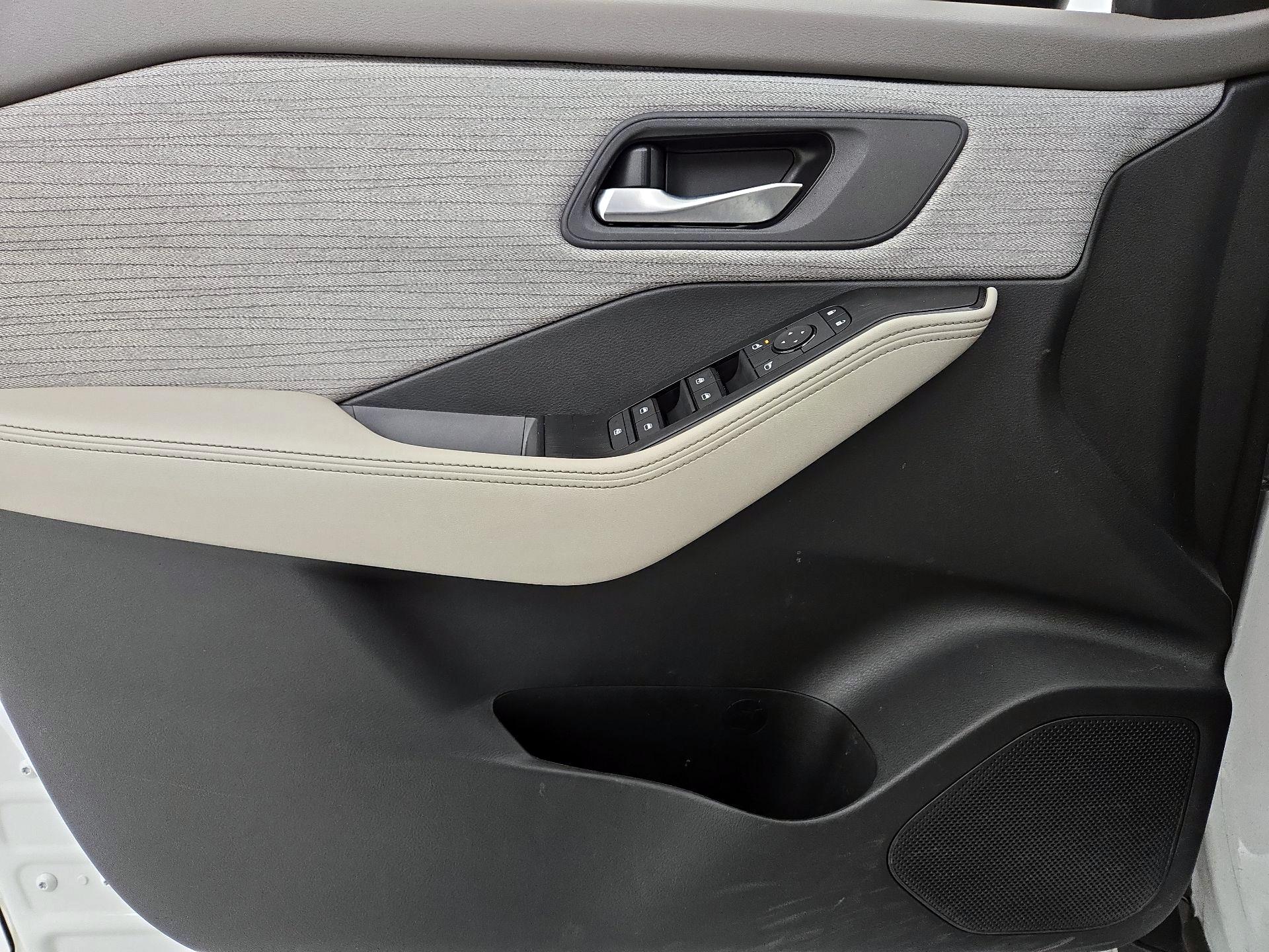 Thumbnail: 2023 Nissan Rogue - 12