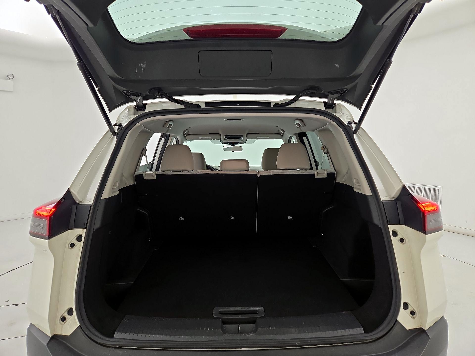 Thumbnail: 2023 Nissan Rogue - 19