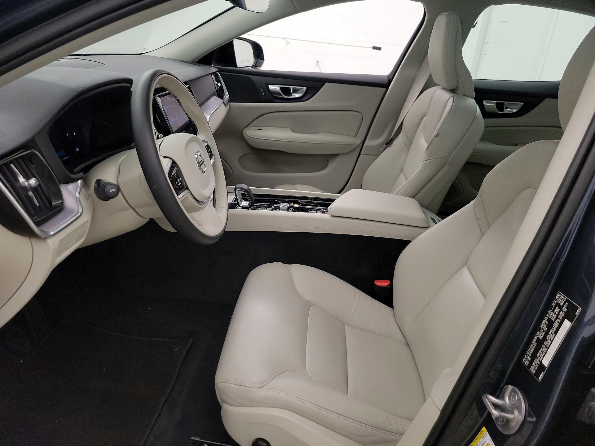 Thumbnail: 2024 Volvo S60 - 11