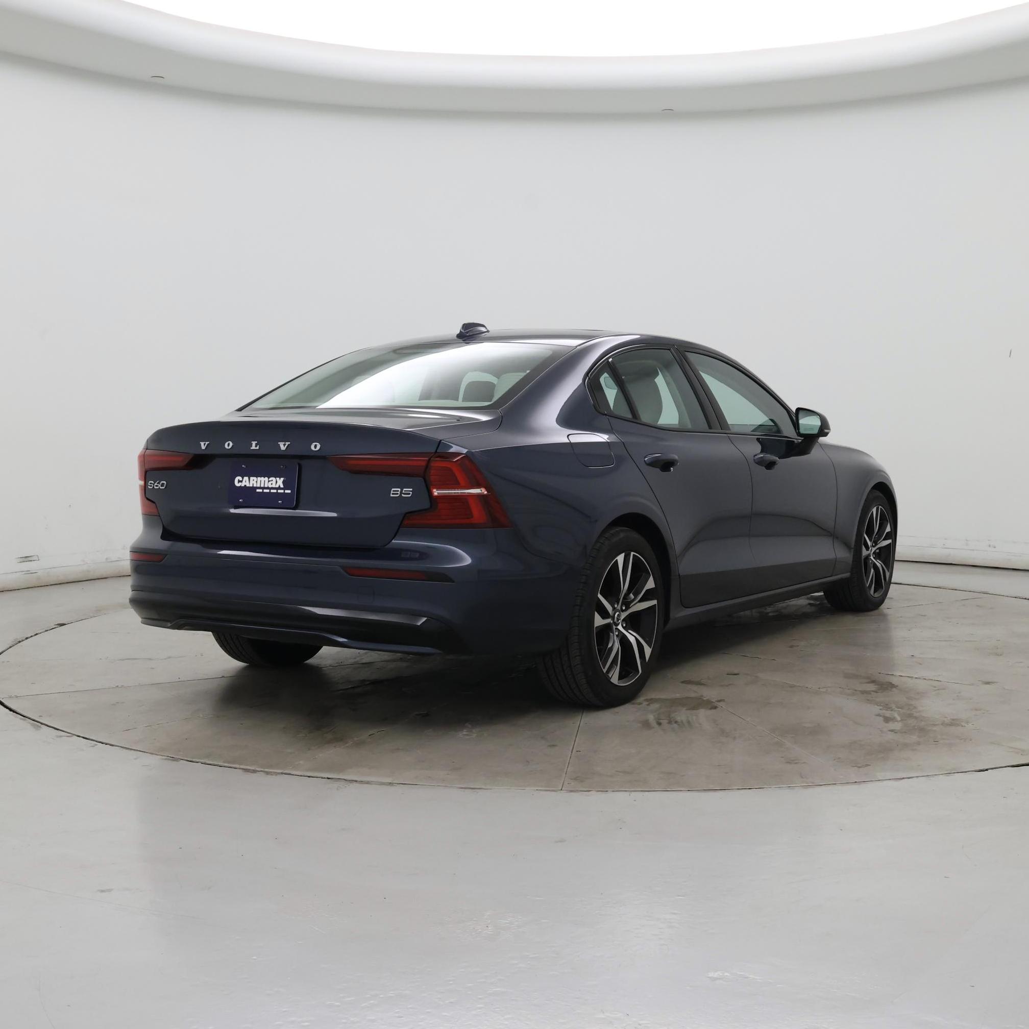 Thumbnail: 2024 Volvo S60 - 8