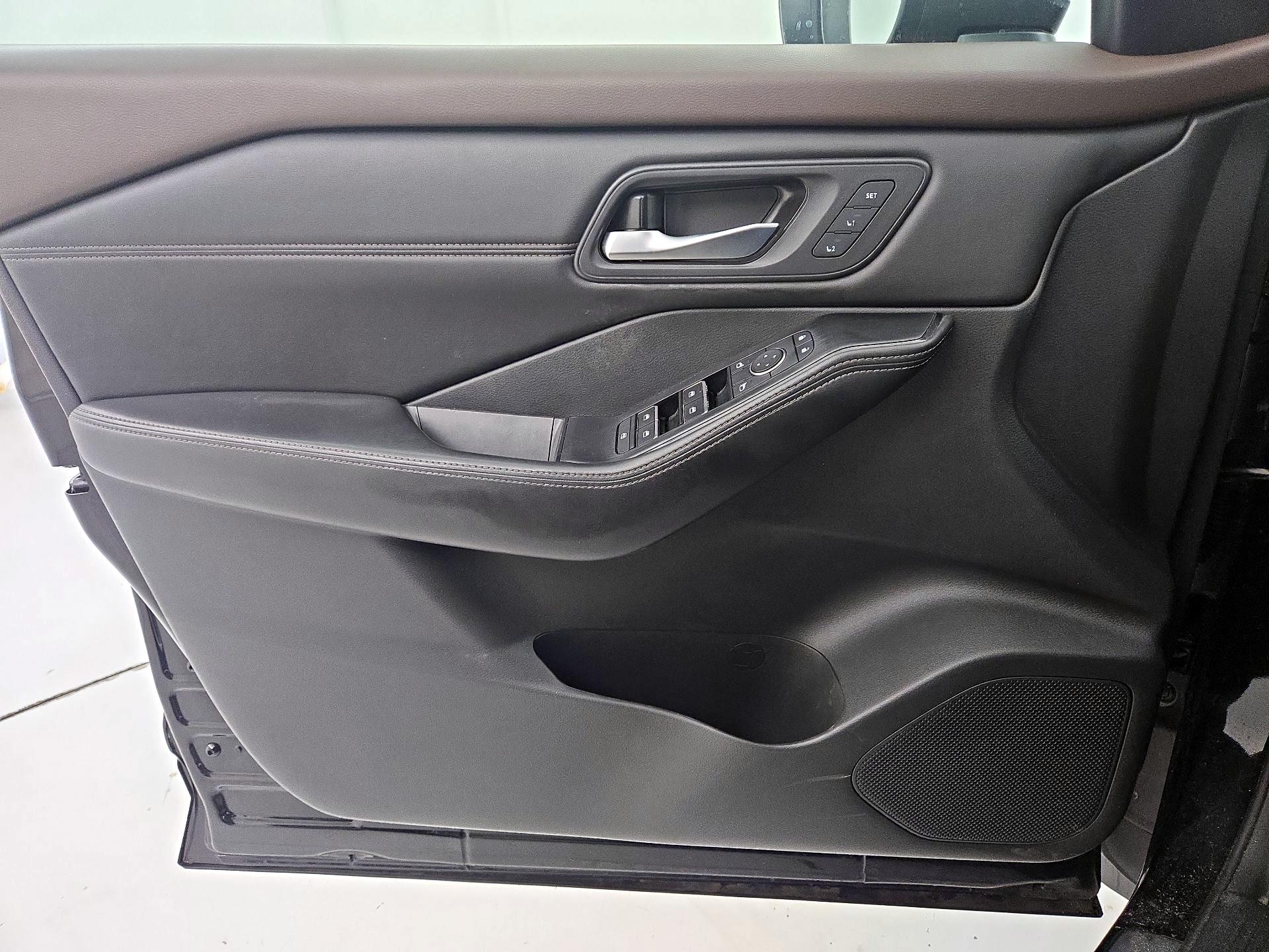 Thumbnail: 2023 Nissan Rogue - 12