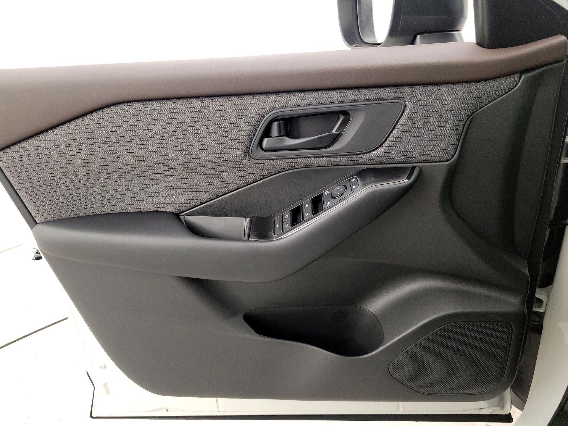 Thumbnail: 2023 Nissan Rogue - 12