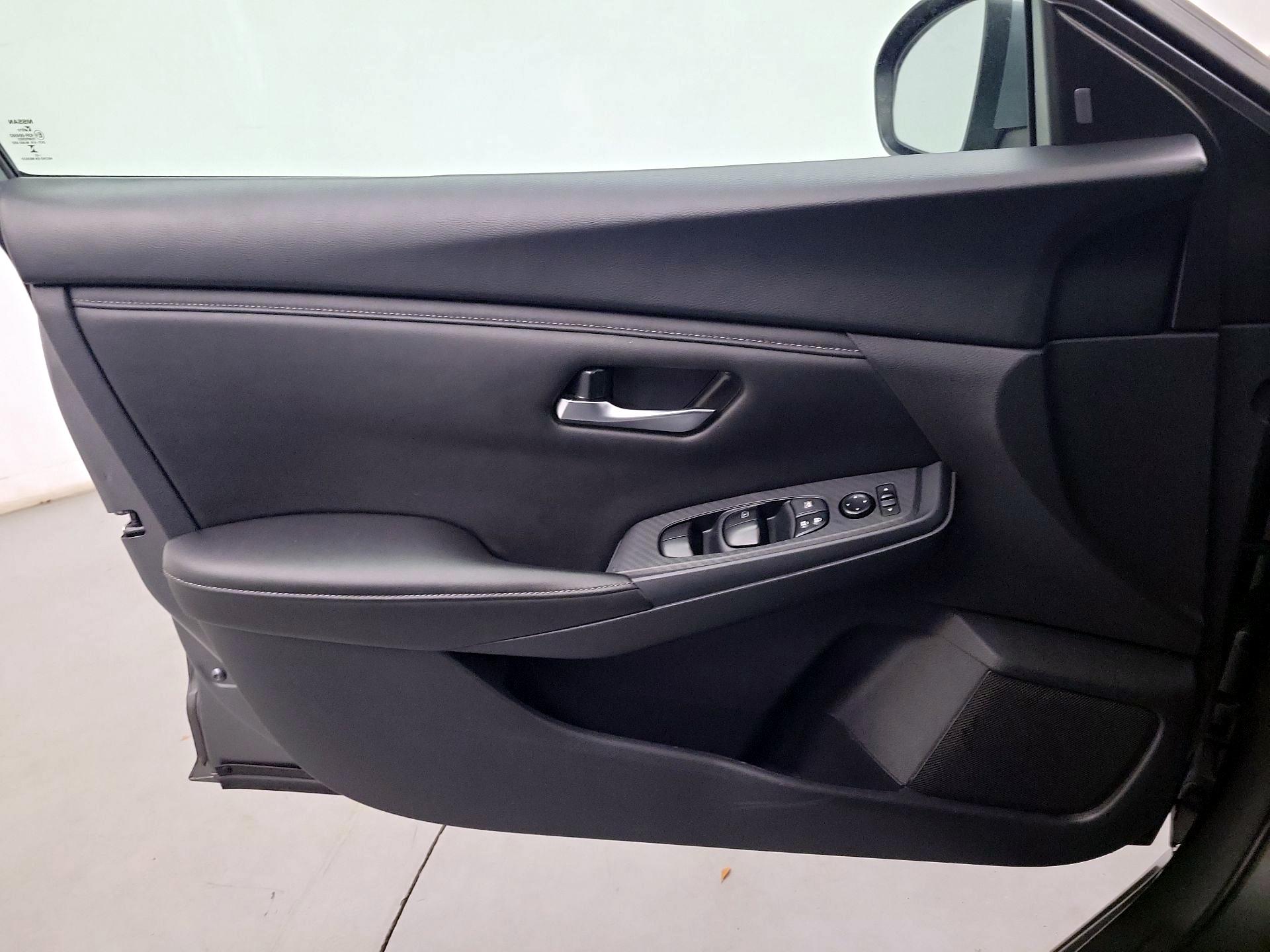 Thumbnail: 2023 Nissan Sentra - 10