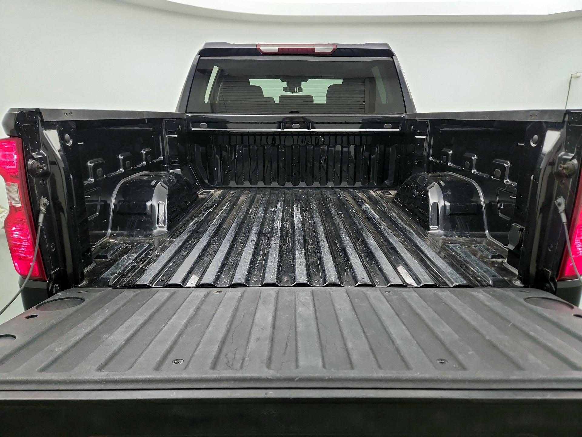 Thumbnail: 2023 Chevrolet Silverado 1500 - 17