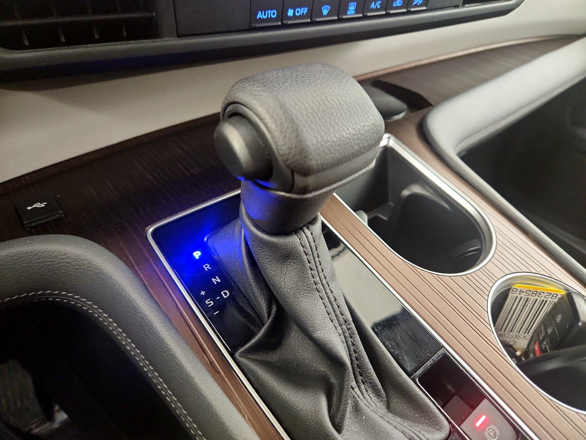 Thumbnail: 2023 Toyota Sienna - 15