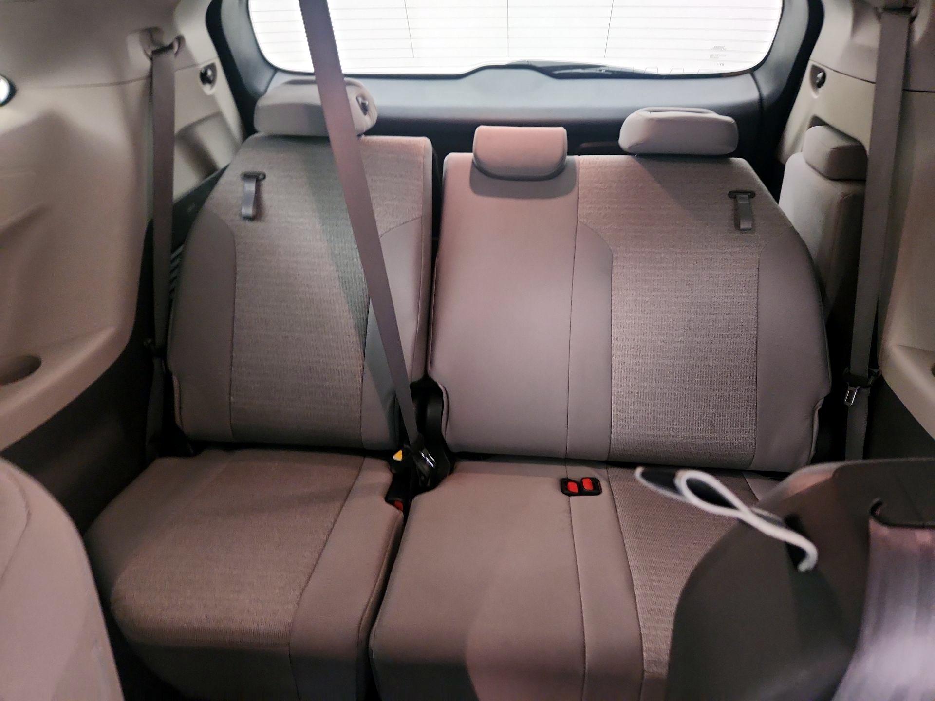 Thumbnail: 2023 Toyota Sienna - 18