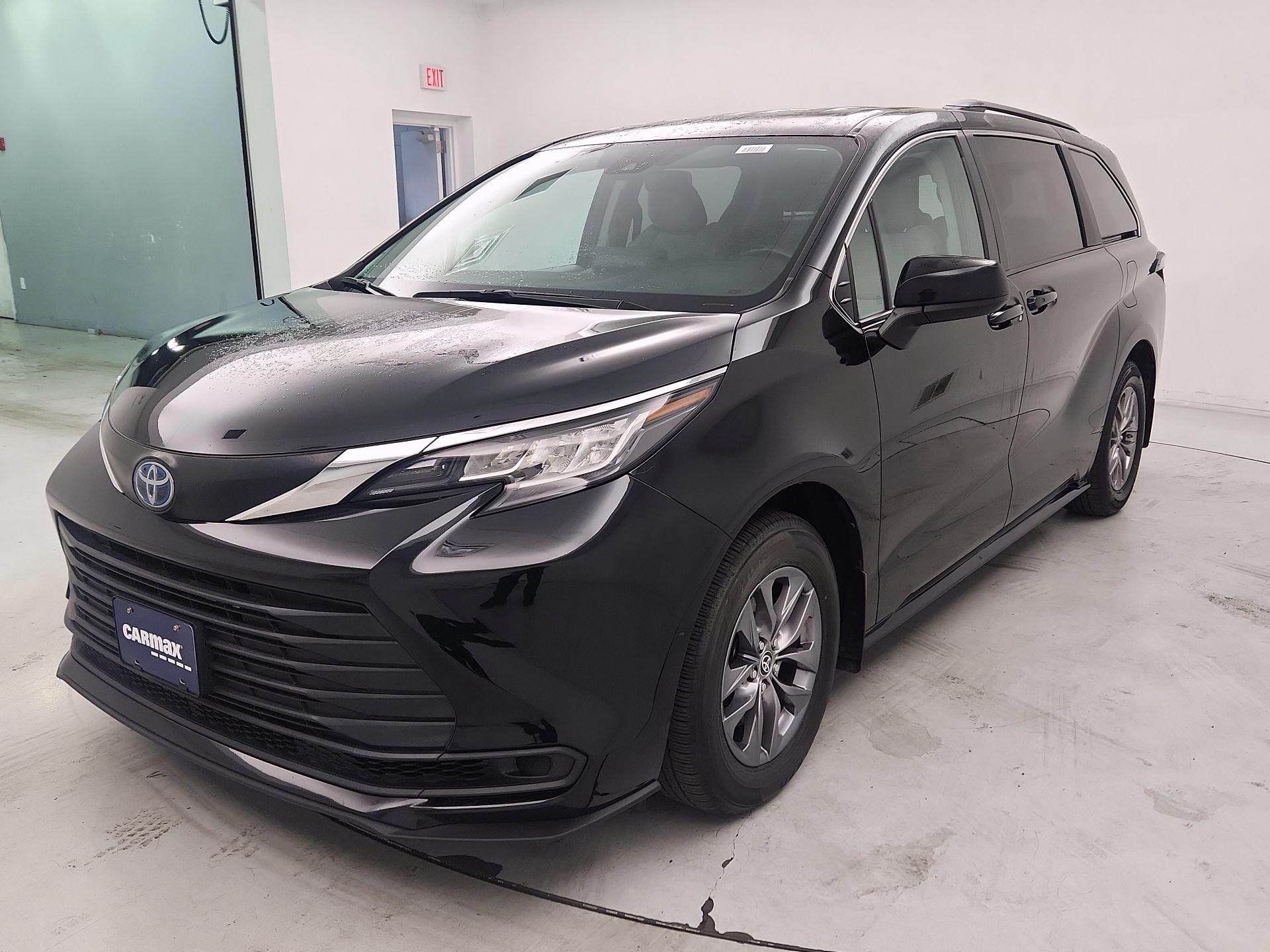 Thumbnail: 2023 Toyota Sienna - 3