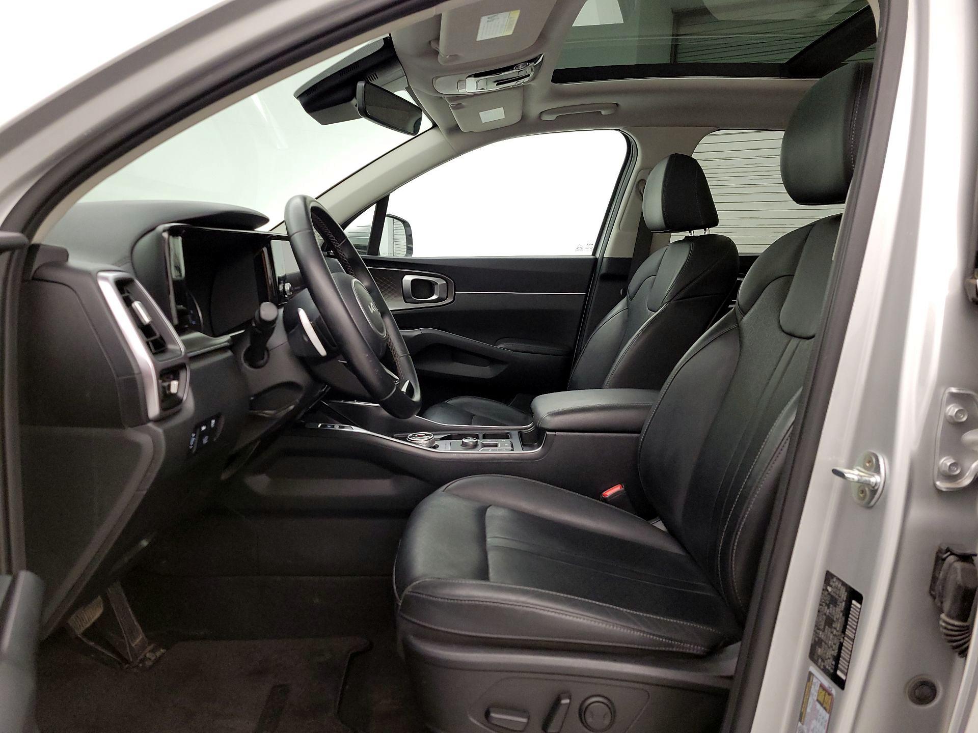 Thumbnail: 2023 Kia Sorento - 11