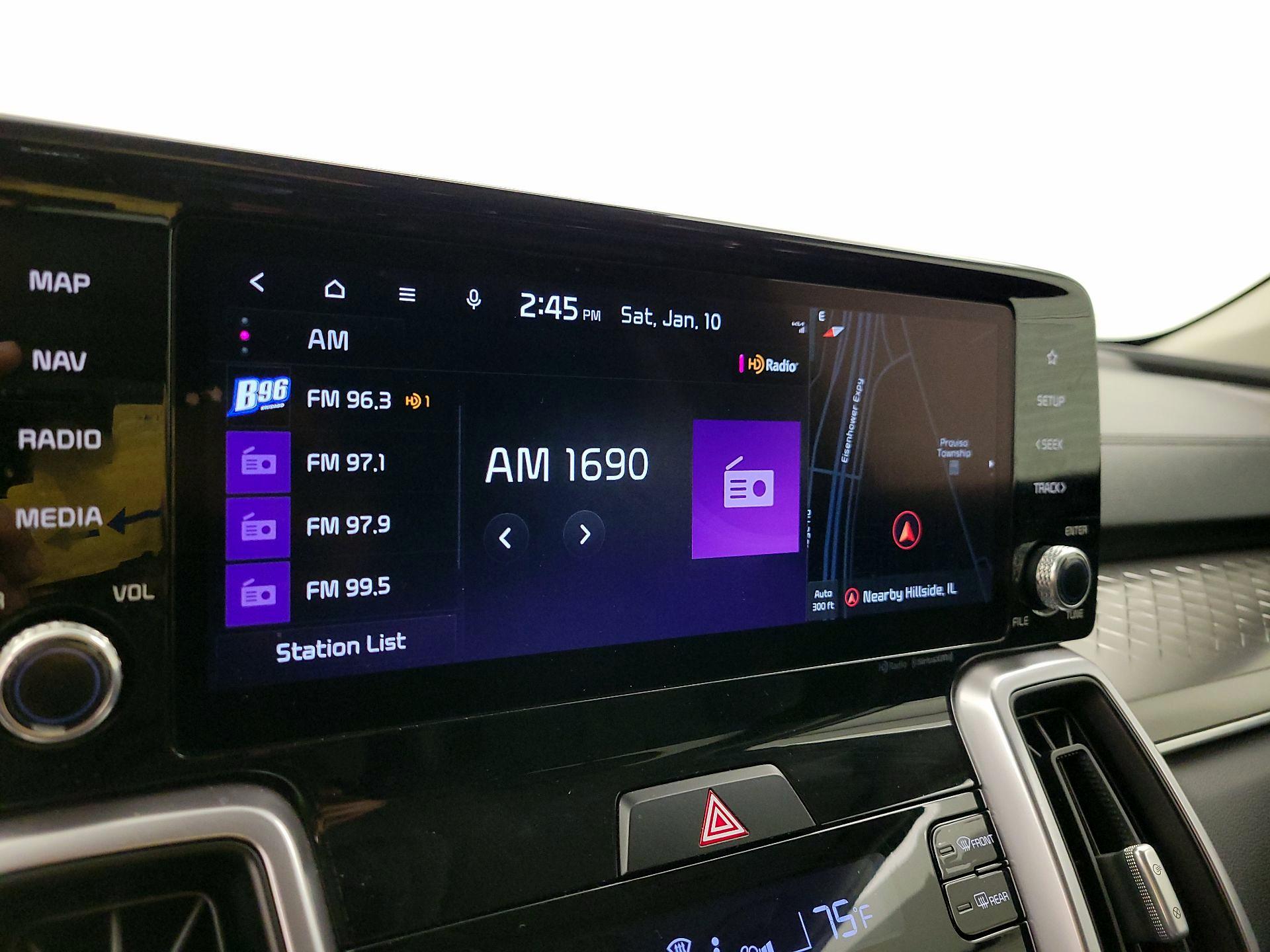 Thumbnail: 2023 Kia Sorento - 16