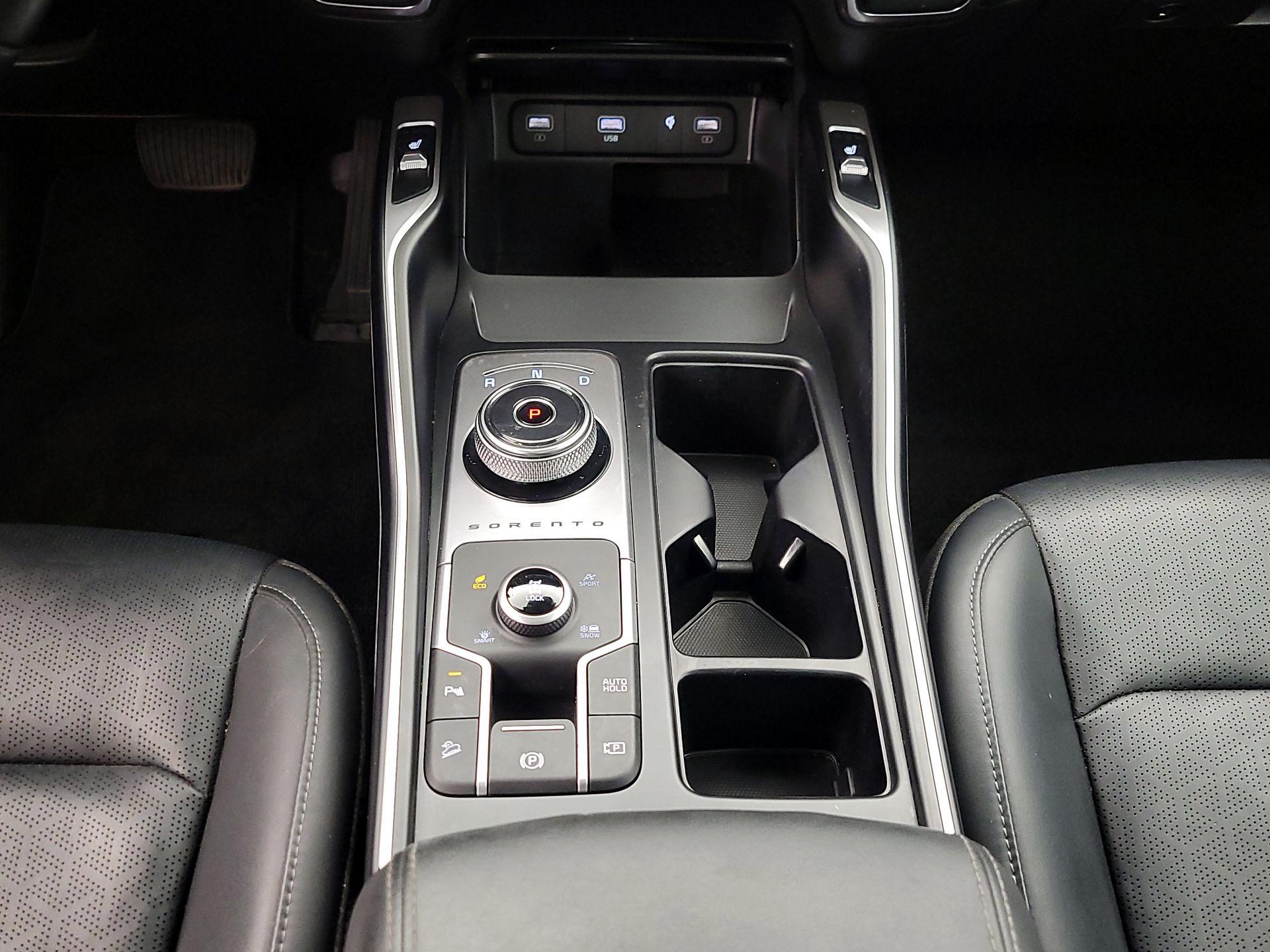 Thumbnail: 2023 Kia Sorento - 18