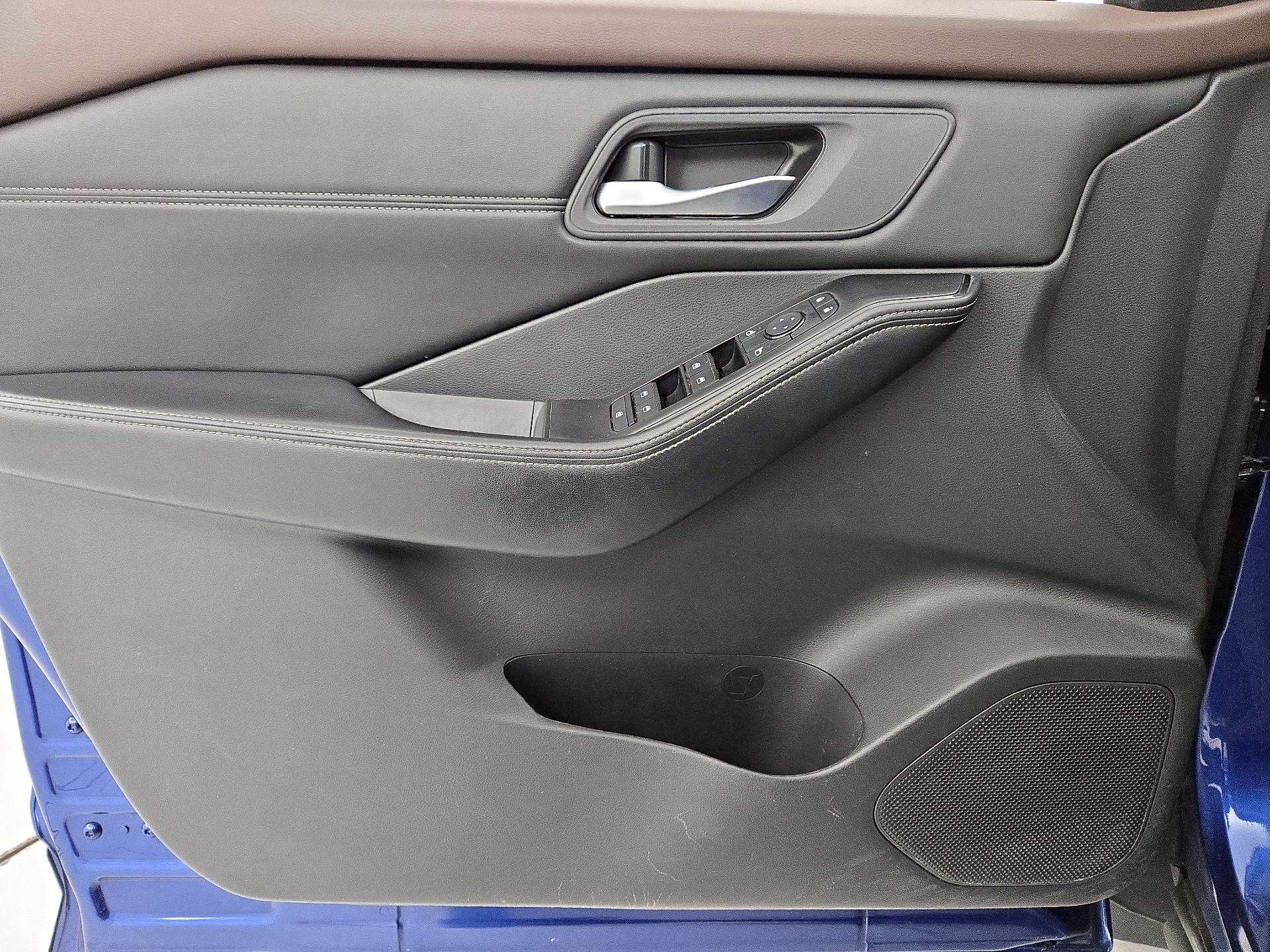 Thumbnail: 2023 Nissan Rogue - 12