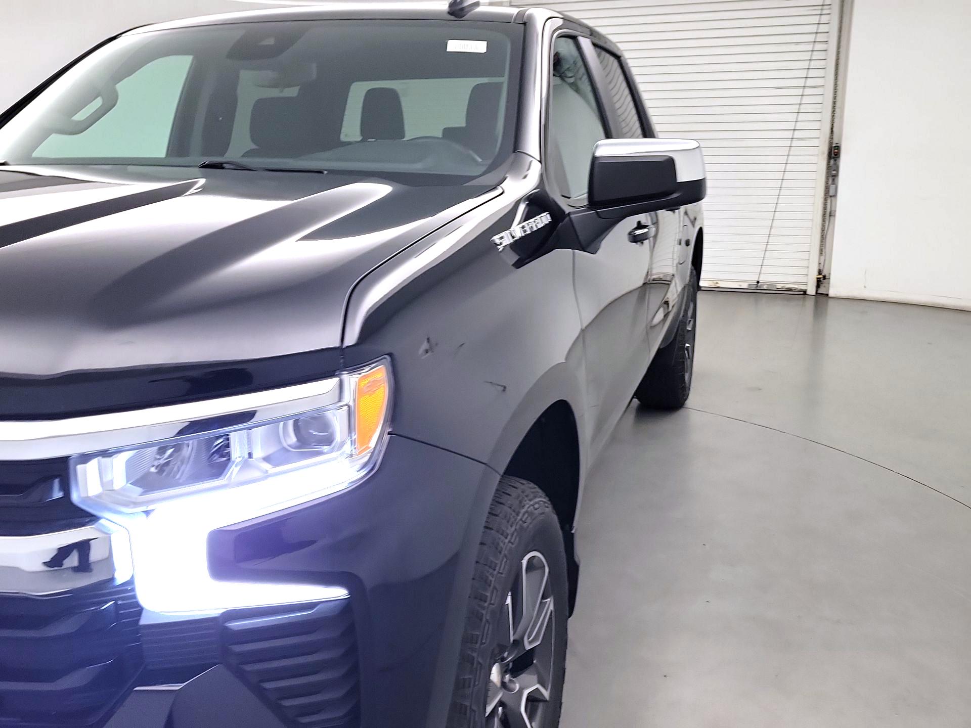 Thumbnail: 2023 Chevrolet Silverado 1500 - 3