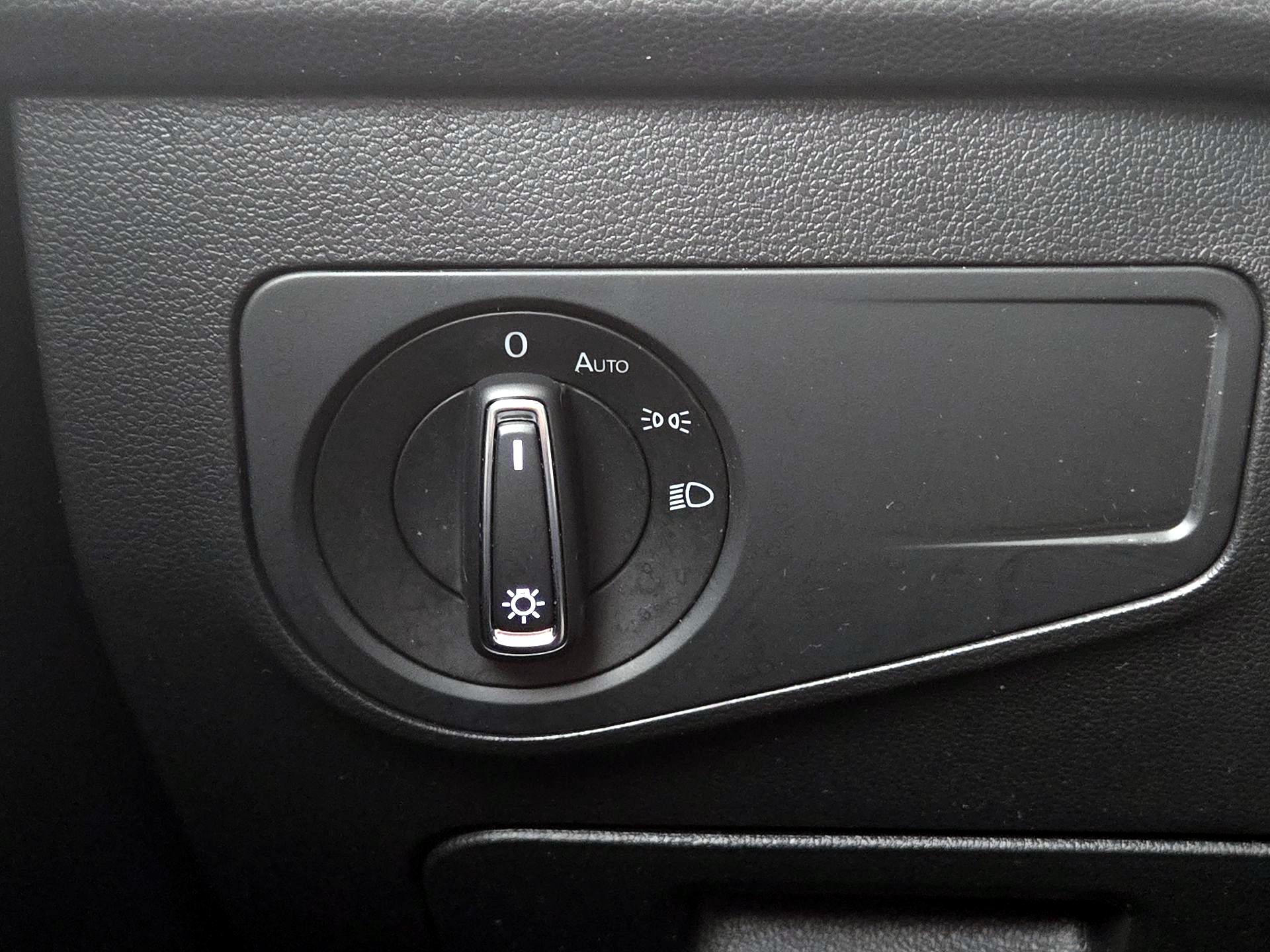 Thumbnail: 2021 Volkswagen Tiguan - 13