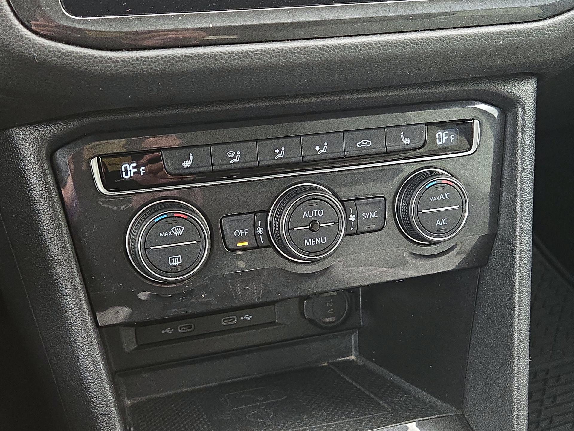 Thumbnail: 2021 Volkswagen Tiguan - 16