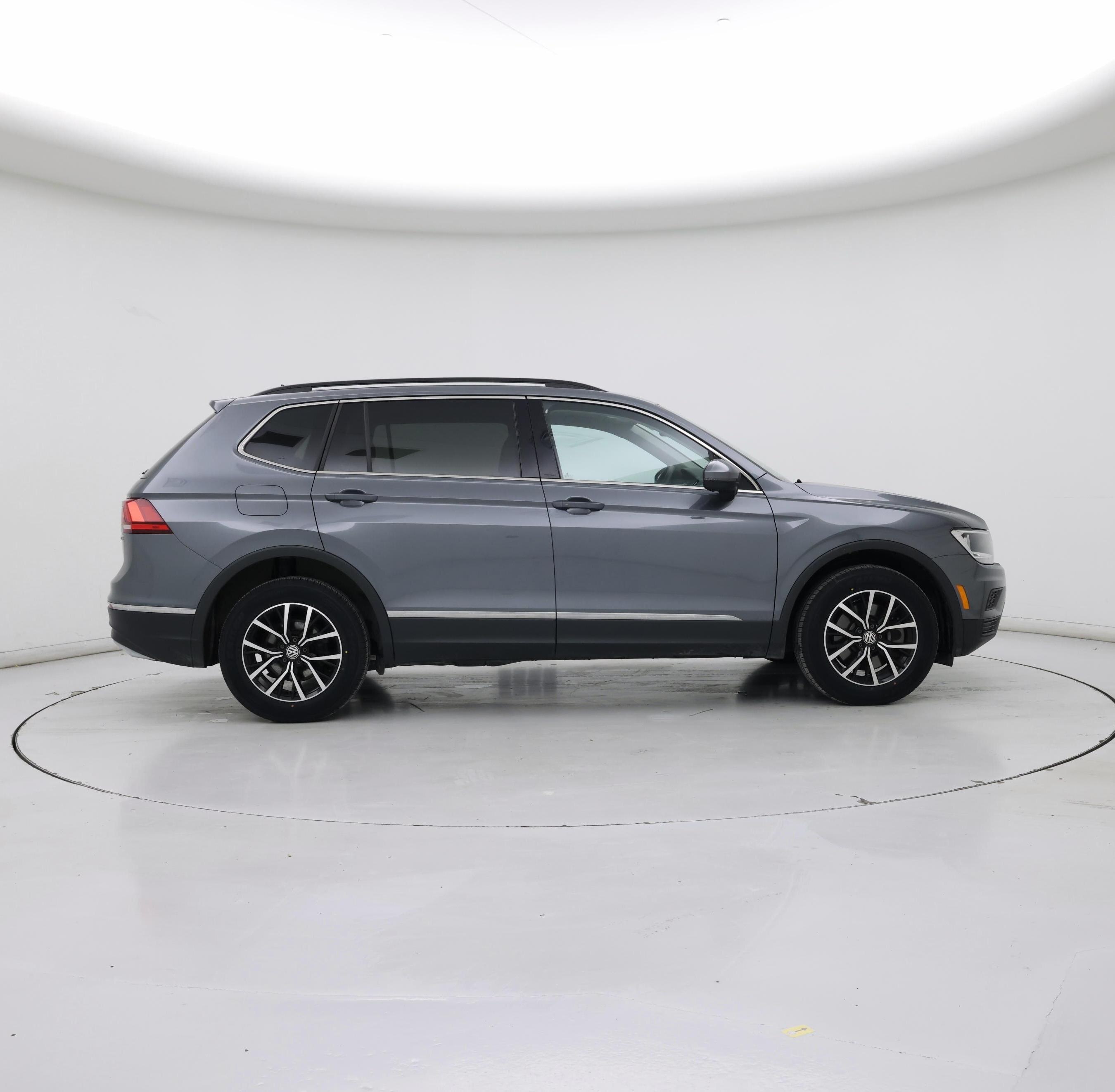 Thumbnail: 2021 Volkswagen Tiguan - 7