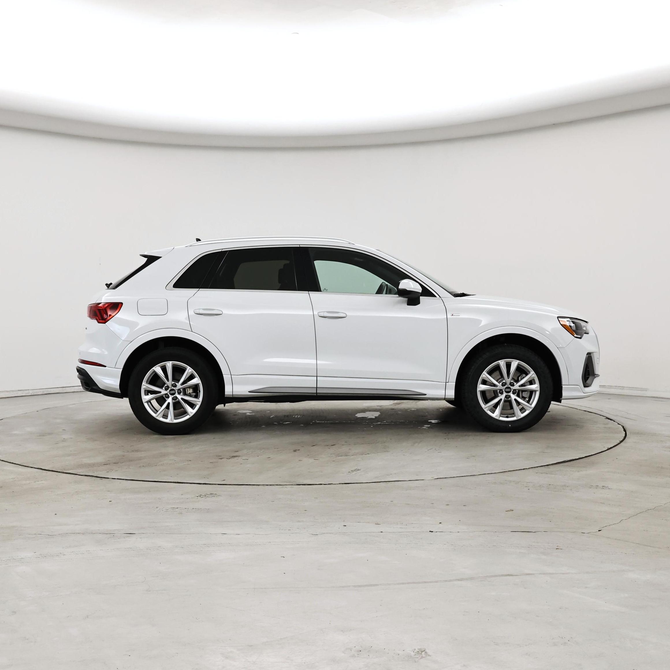 Thumbnail: 2021 Audi Q3 - 7