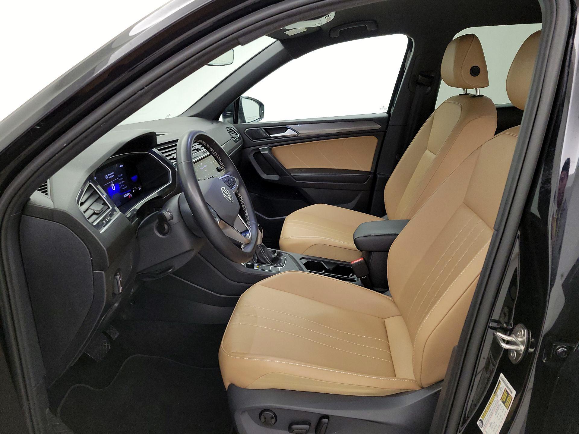 Thumbnail: 2023 Volkswagen Tiguan - 11