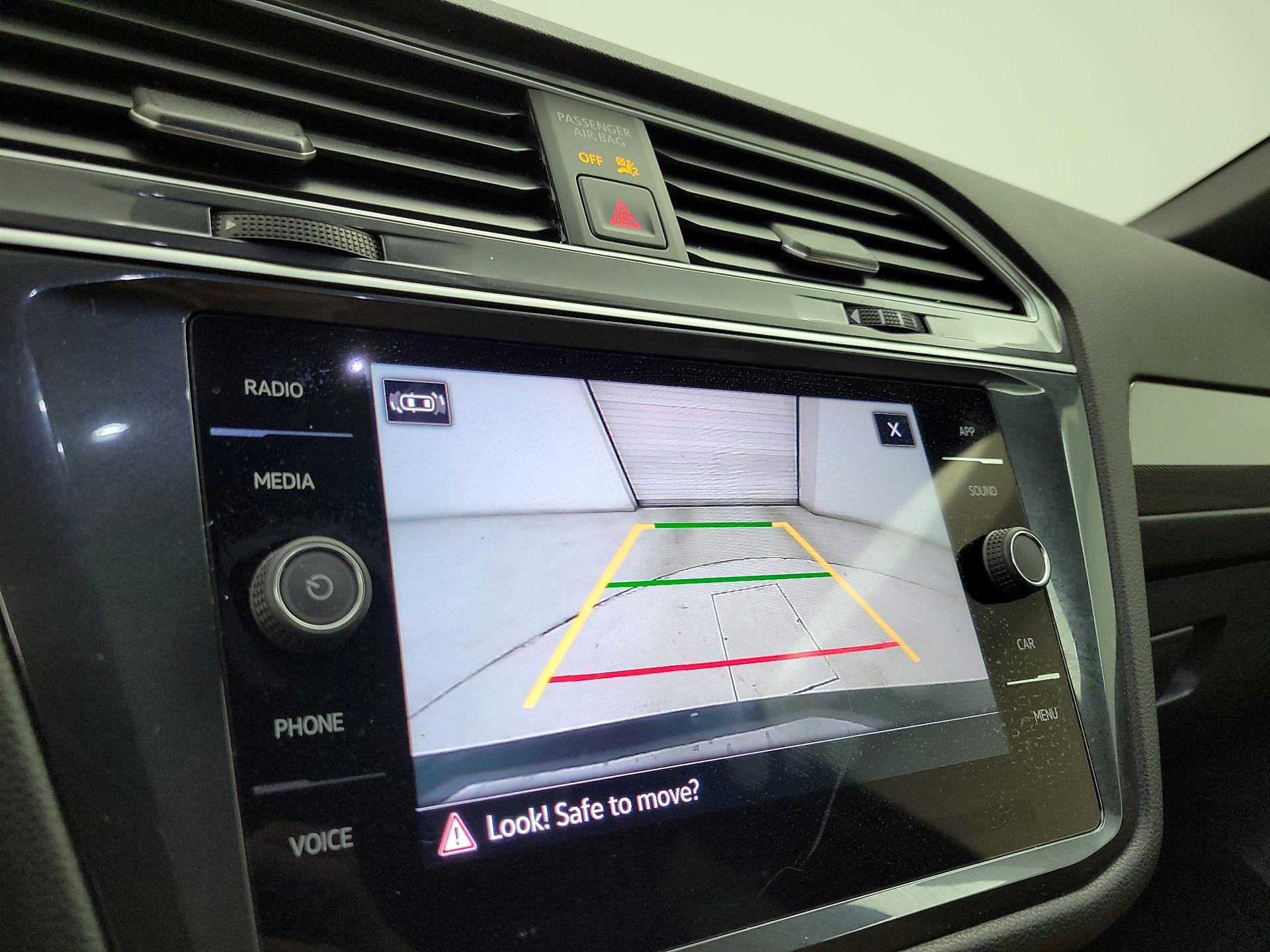 Thumbnail: 2023 Volkswagen Tiguan - 14