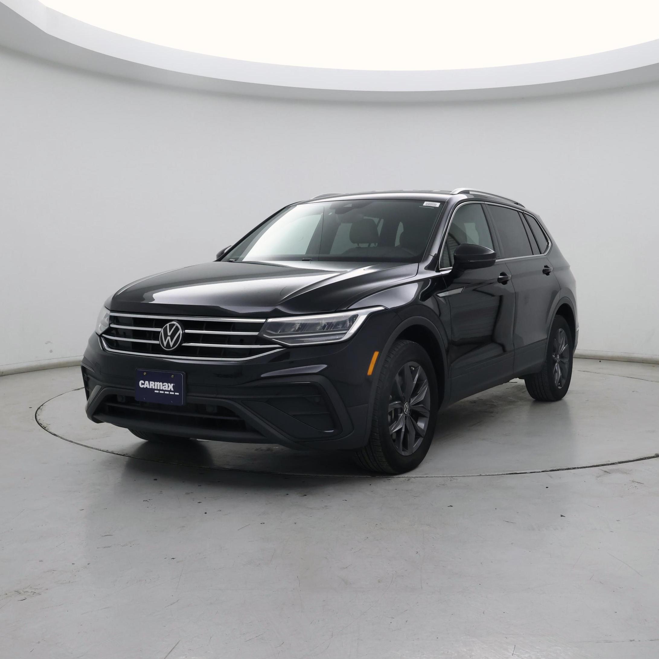 Thumbnail: 2023 Volkswagen Tiguan - 4
