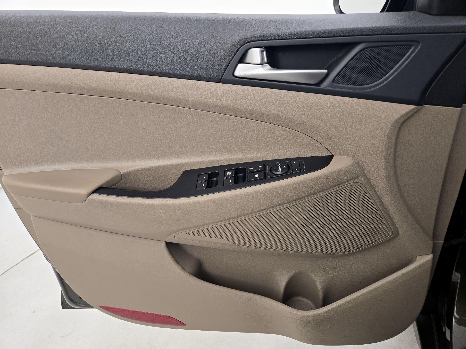 Thumbnail: 2020 Hyundai Tucson - 12