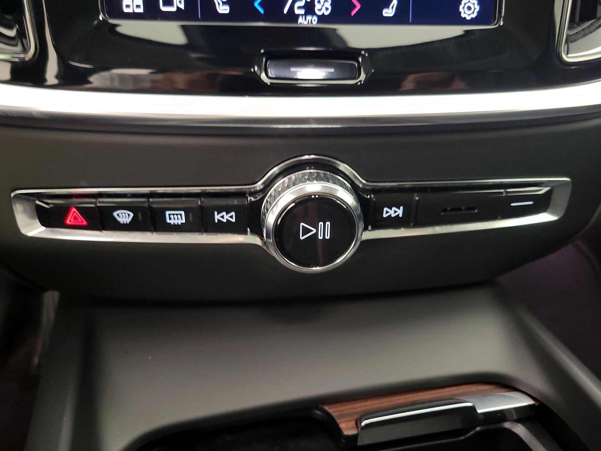 Thumbnail: 2025 Volvo S60 - 16