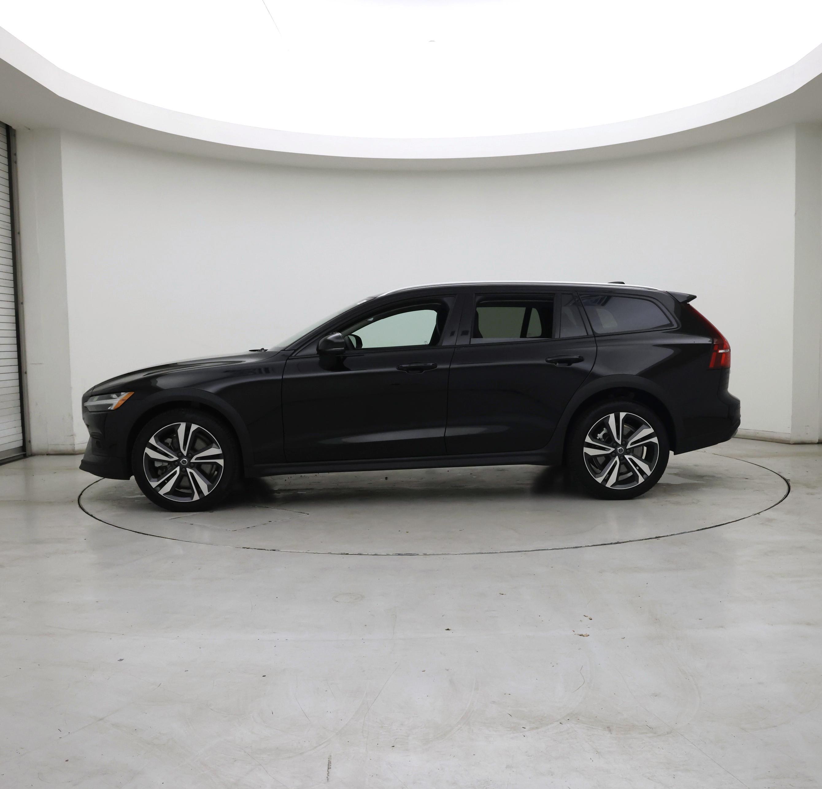 Thumbnail: 2025 Volvo S60 - 3