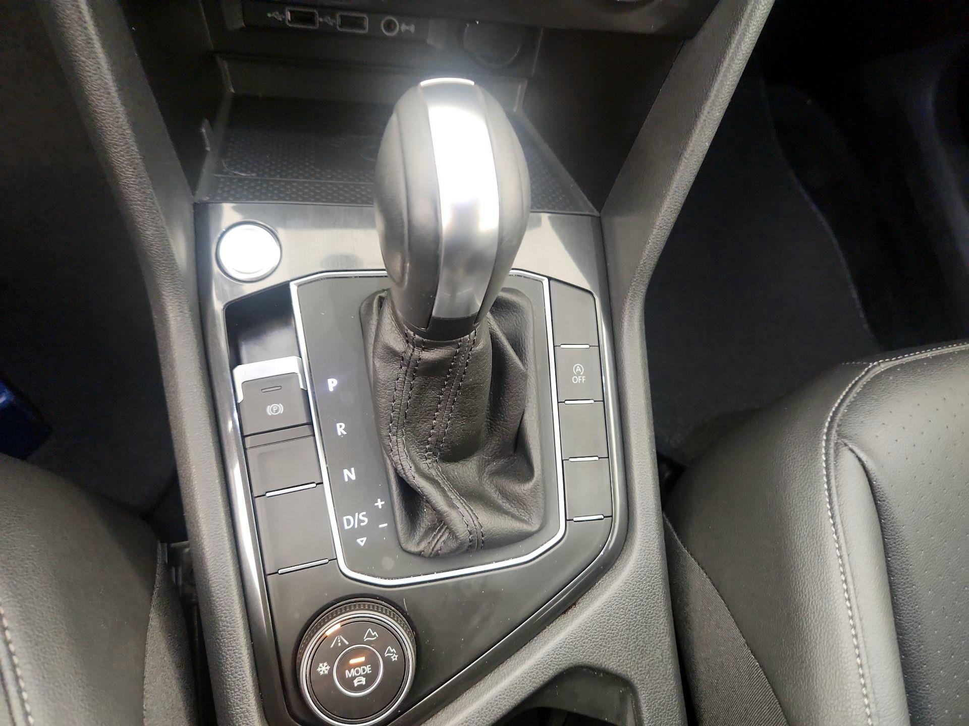 Thumbnail: 2020 Volkswagen Tiguan - 15