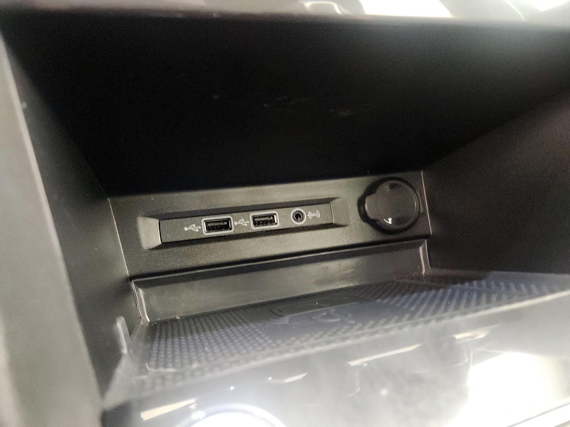 Thumbnail: 2020 Volkswagen Tiguan - 16