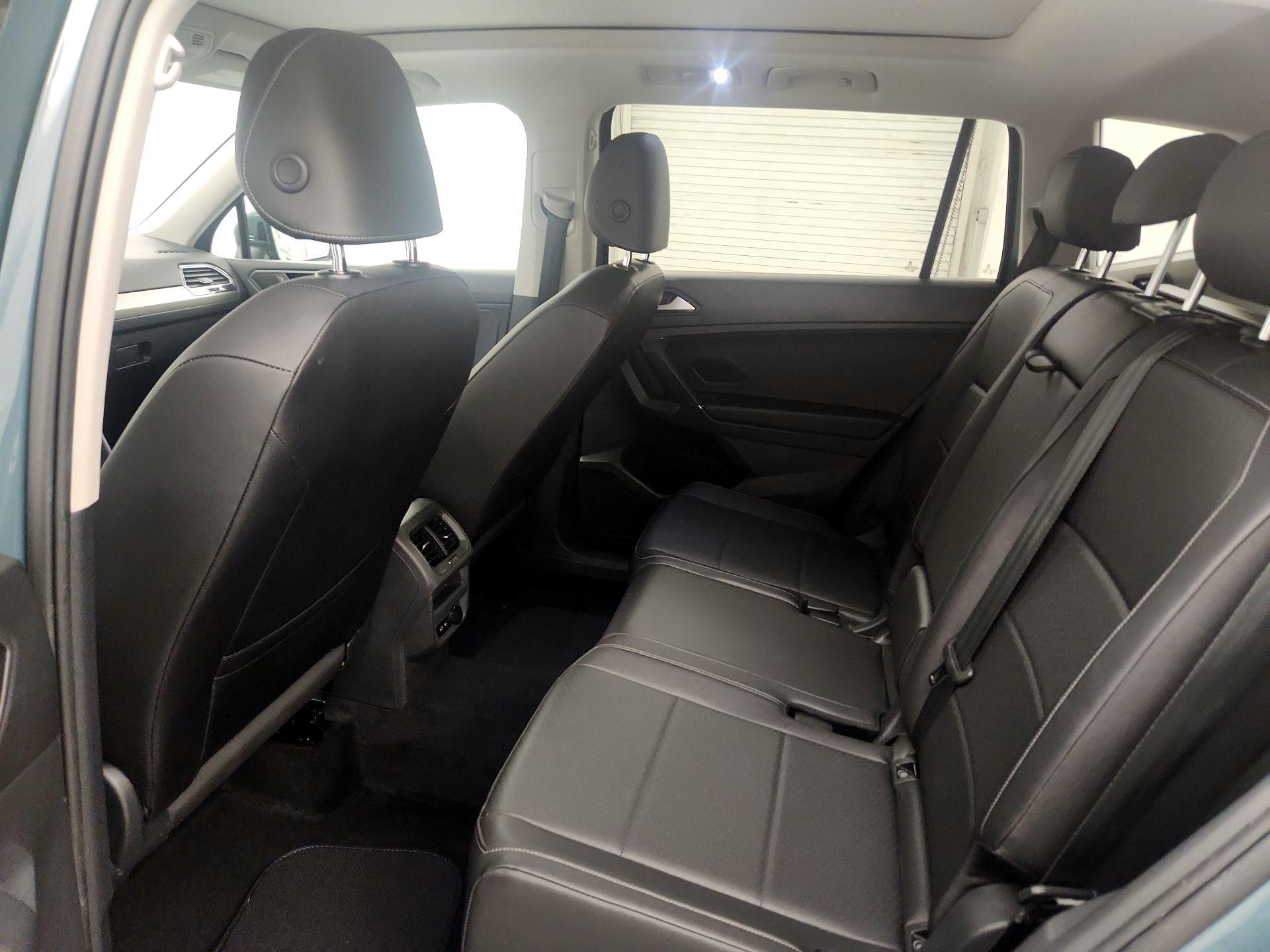 Thumbnail: 2020 Volkswagen Tiguan - 17