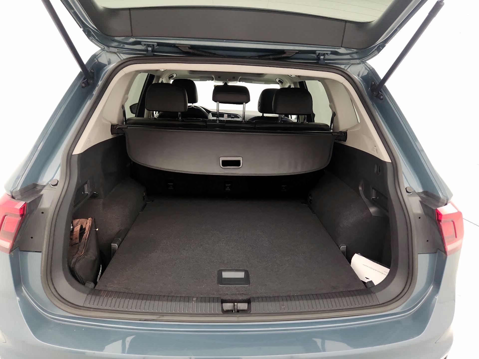 Thumbnail: 2020 Volkswagen Tiguan - 18