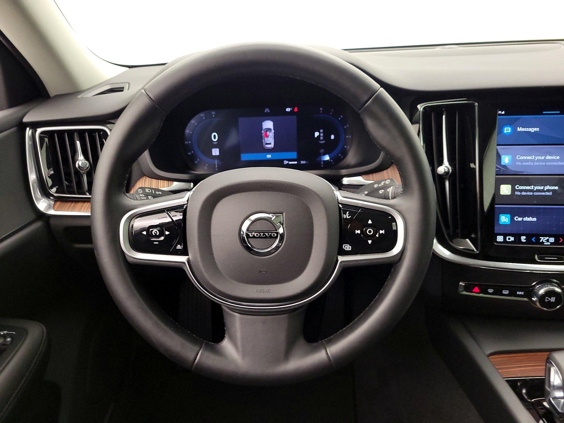 Thumbnail: 2025 Volvo S60 - 10