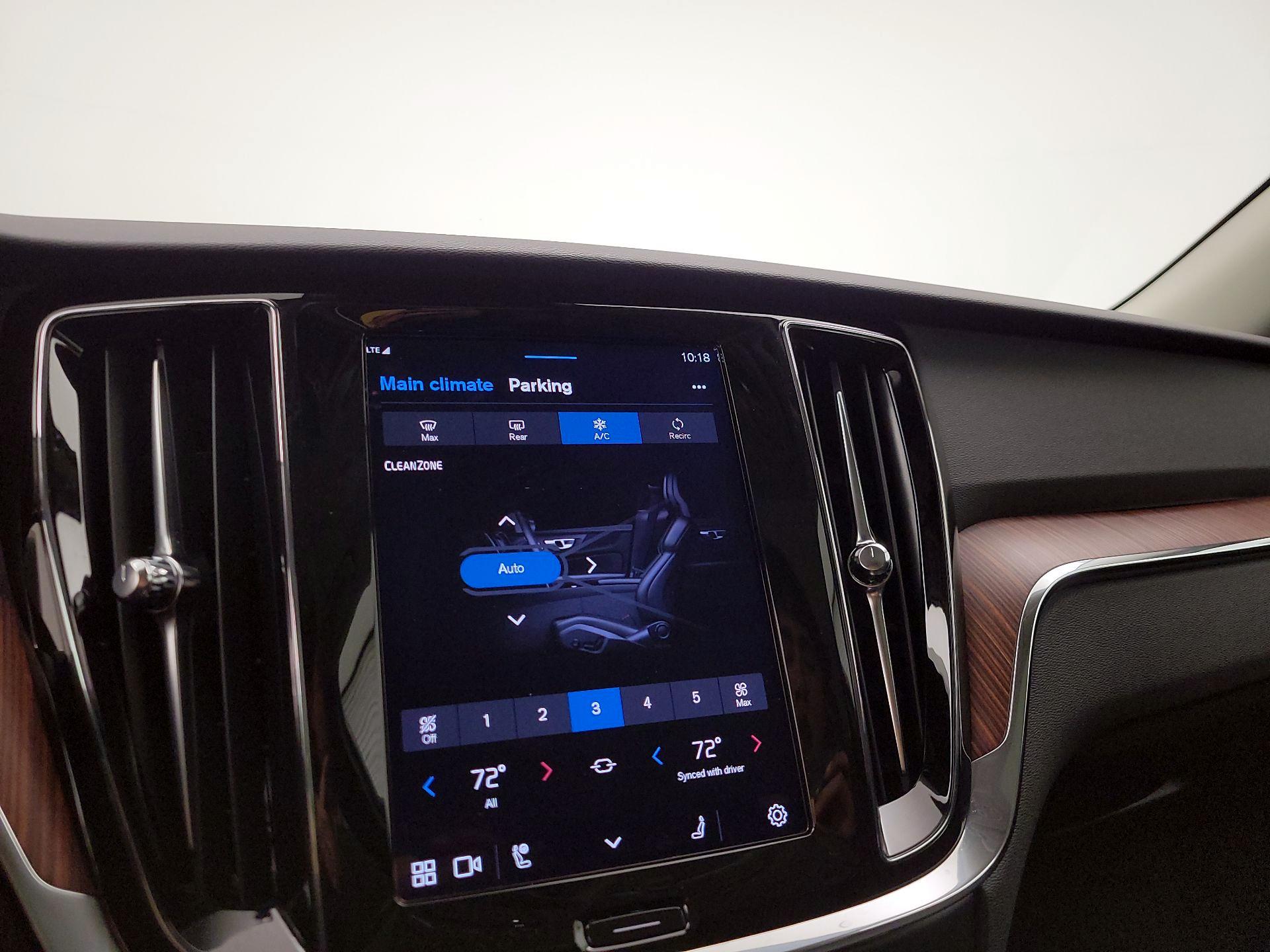 Thumbnail: 2025 Volvo S60 - 16