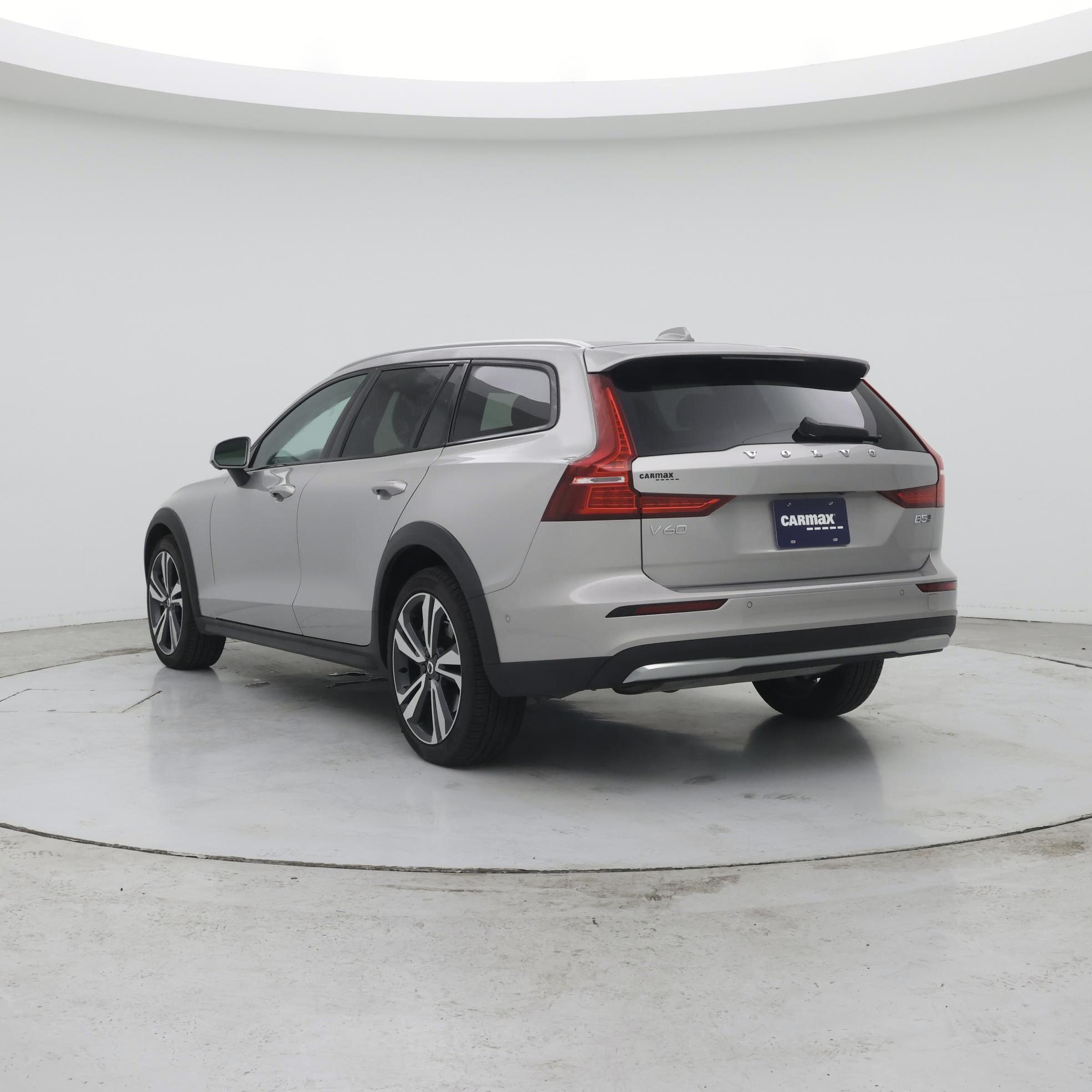 Thumbnail: 2025 Volvo S60 - 2