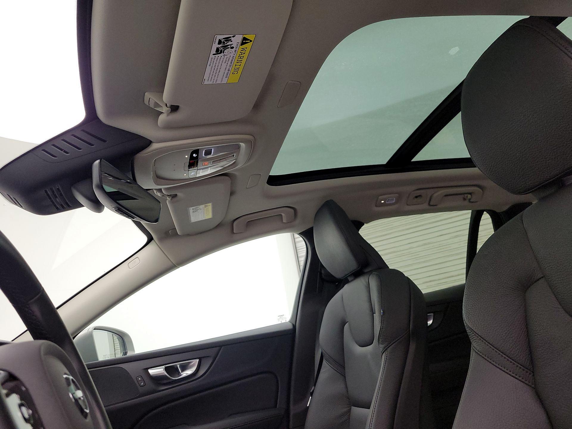 Thumbnail: 2025 Volvo S60 - 19