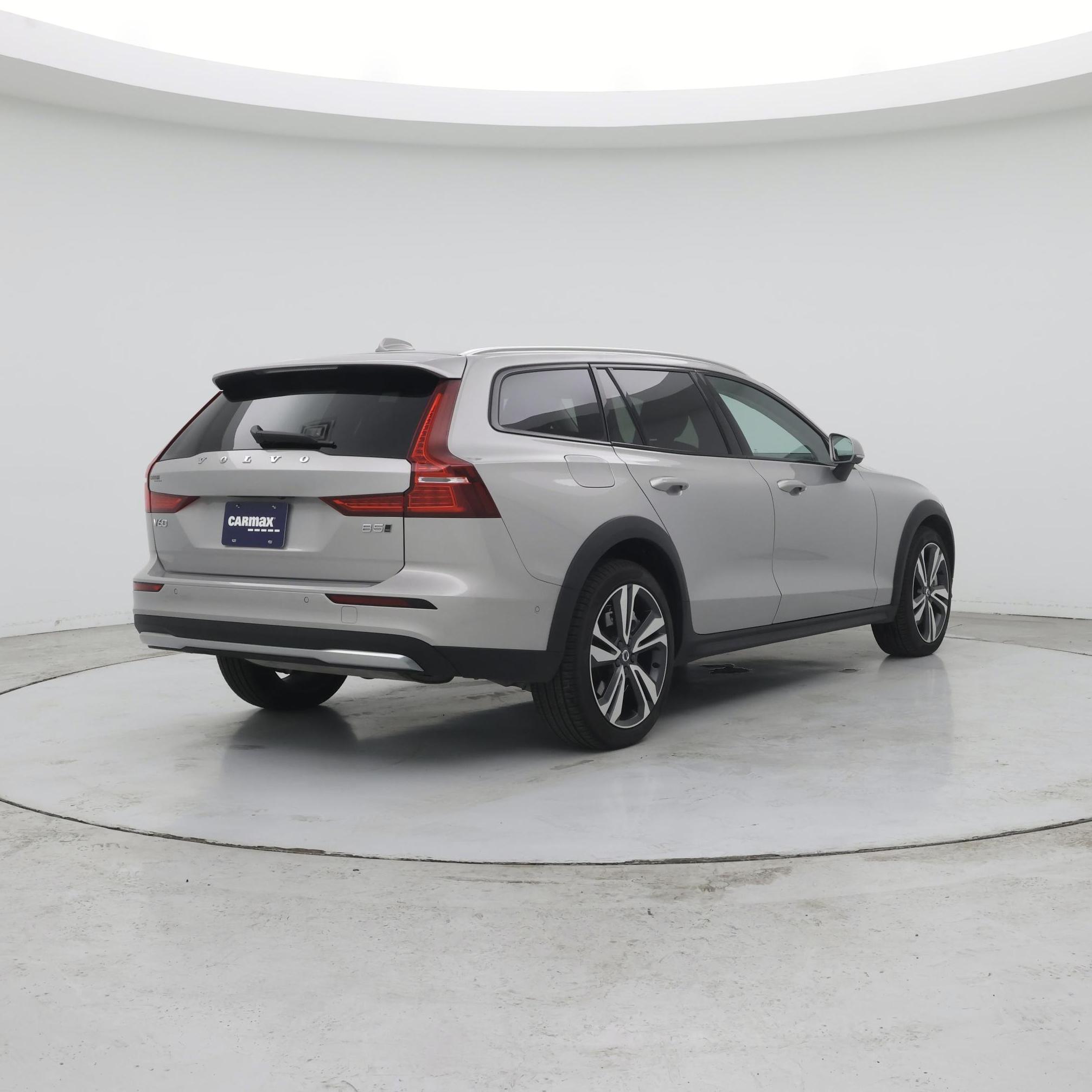 Thumbnail: 2025 Volvo S60 - 8