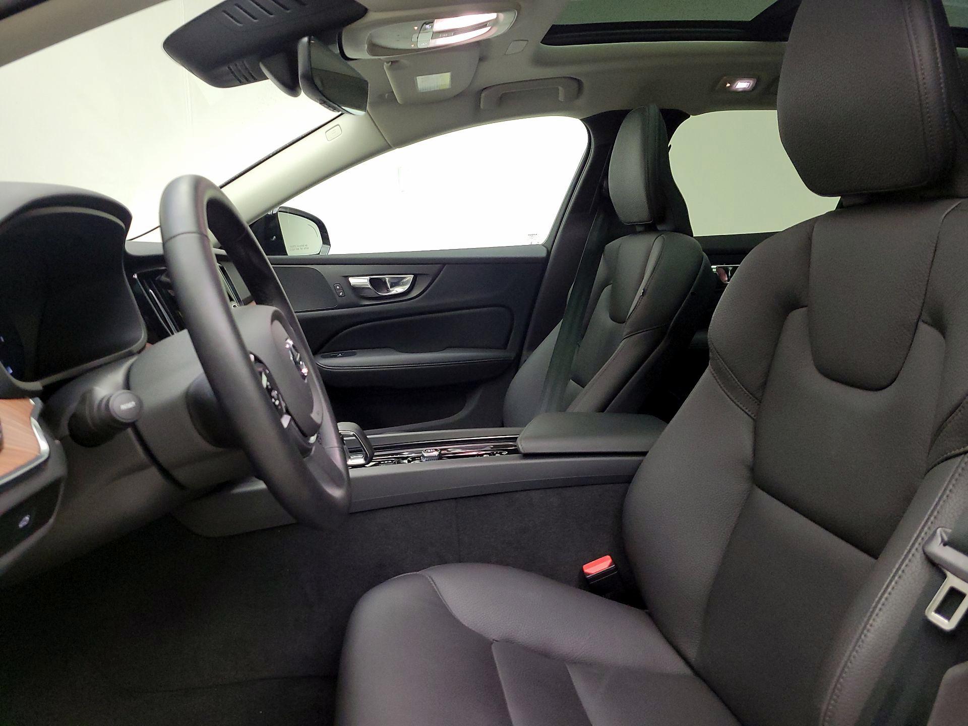 Thumbnail: 2025 Volvo S60 - 11