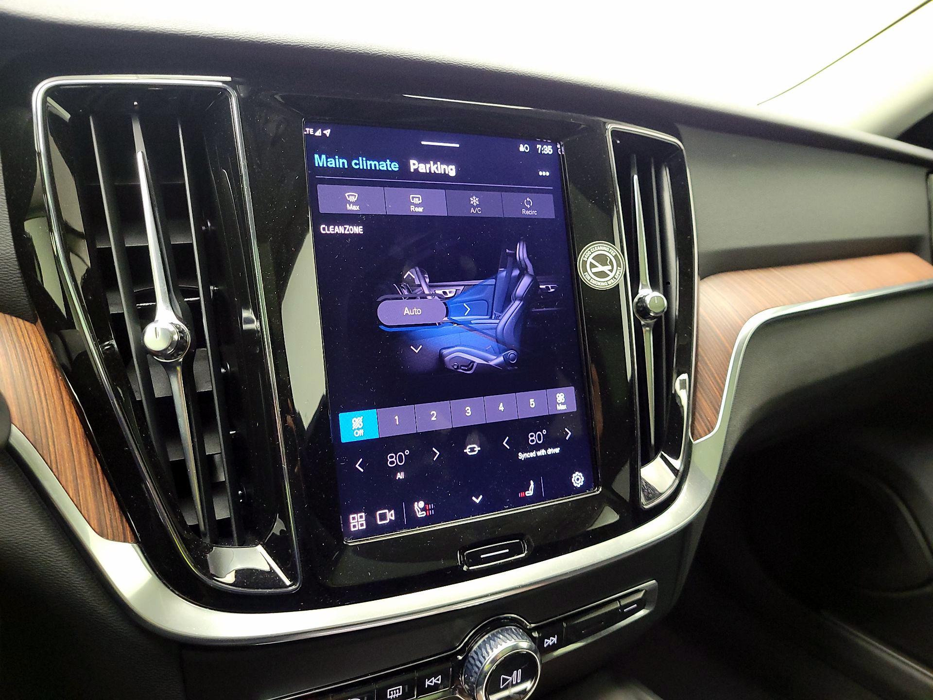 Thumbnail: 2025 Volvo S60 - 17