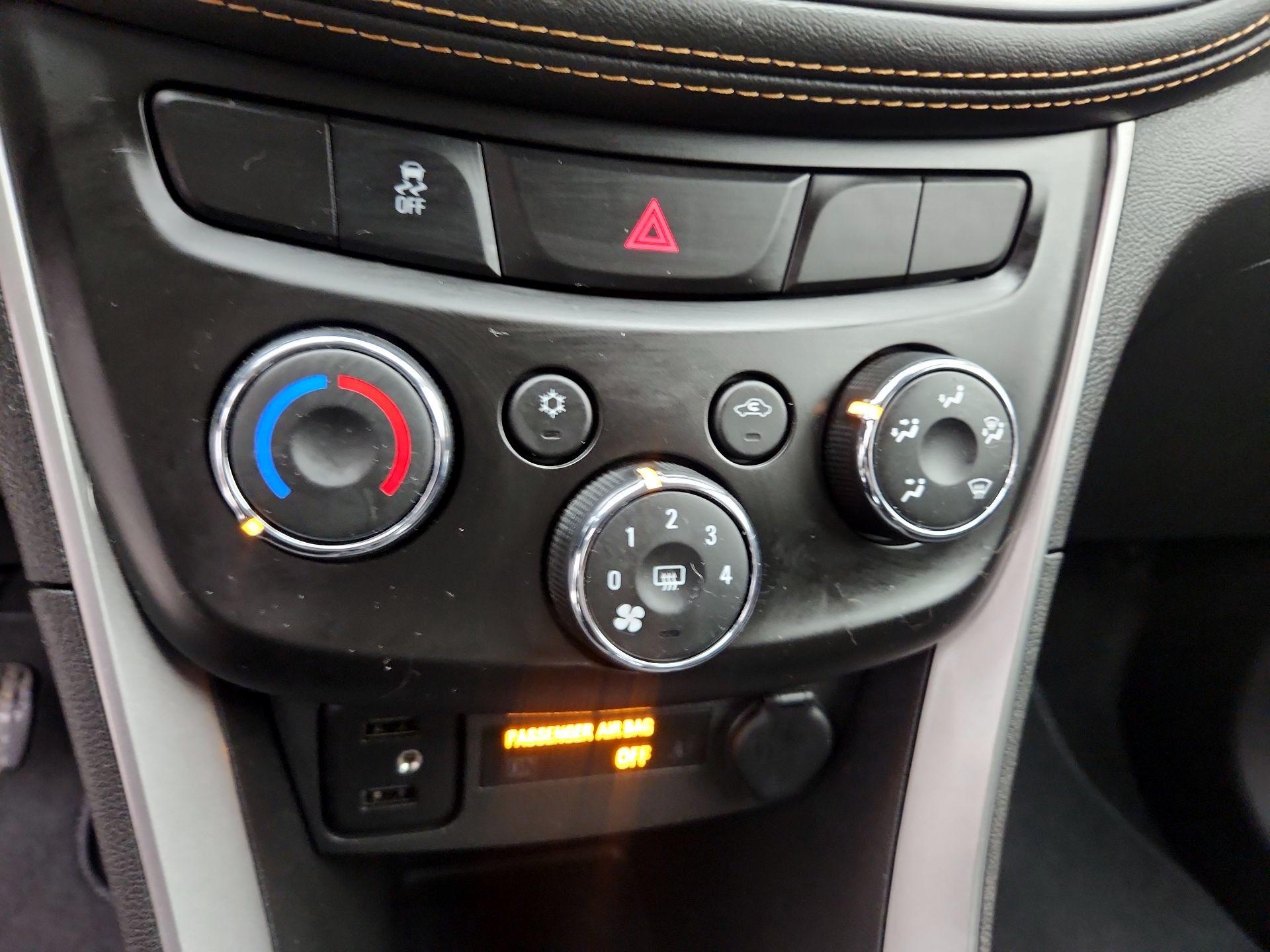 Thumbnail: 2021 Chevrolet Trax - 16