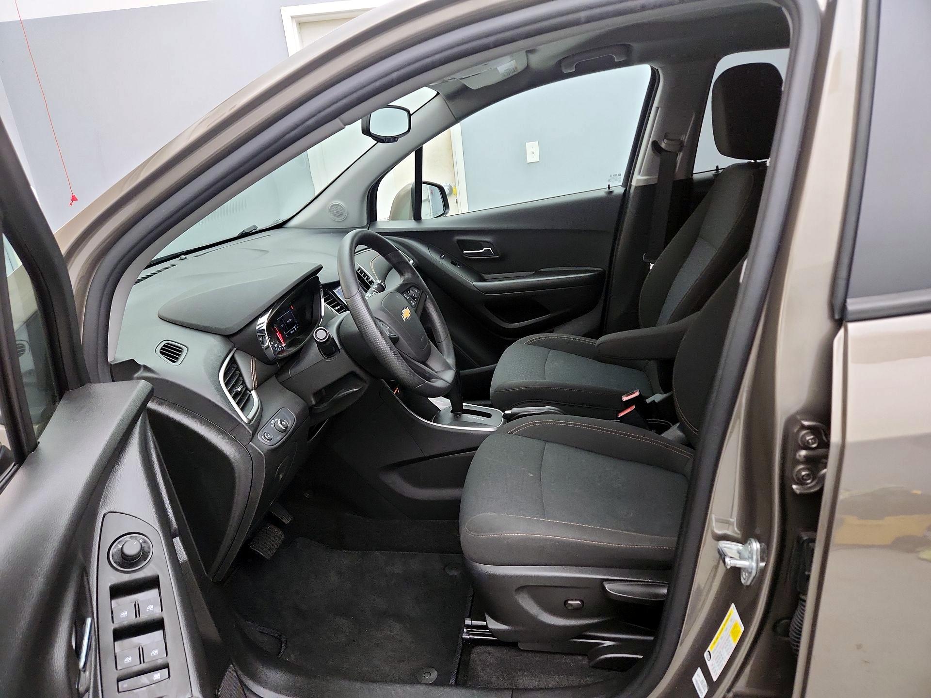 Thumbnail: 2022 Chevrolet Trax - 11