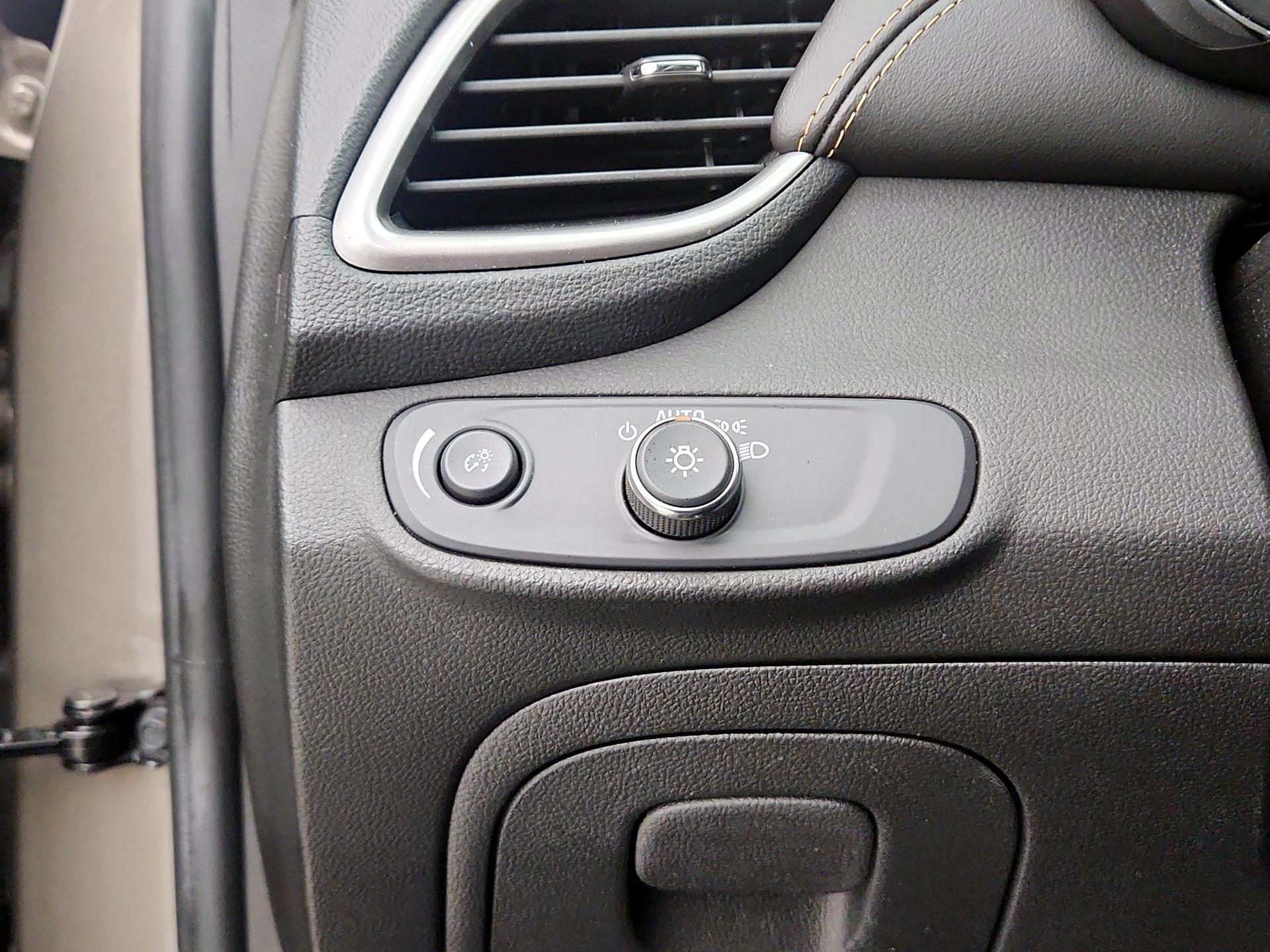 Thumbnail: 2022 Chevrolet Trax - 13