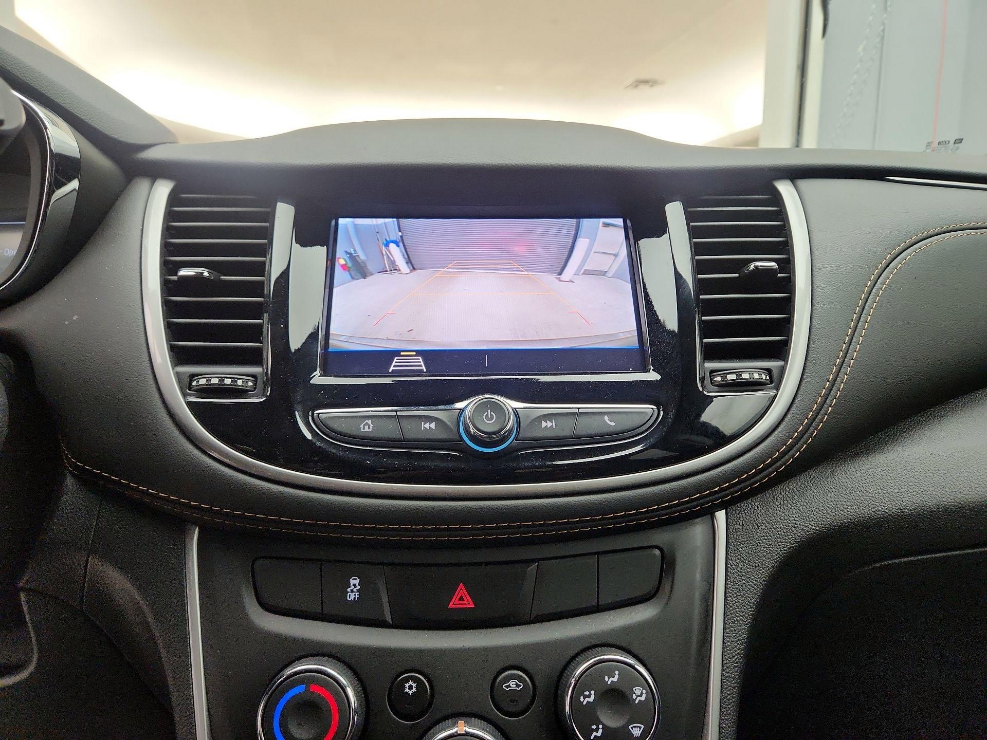 Thumbnail: 2022 Chevrolet Trax - 14