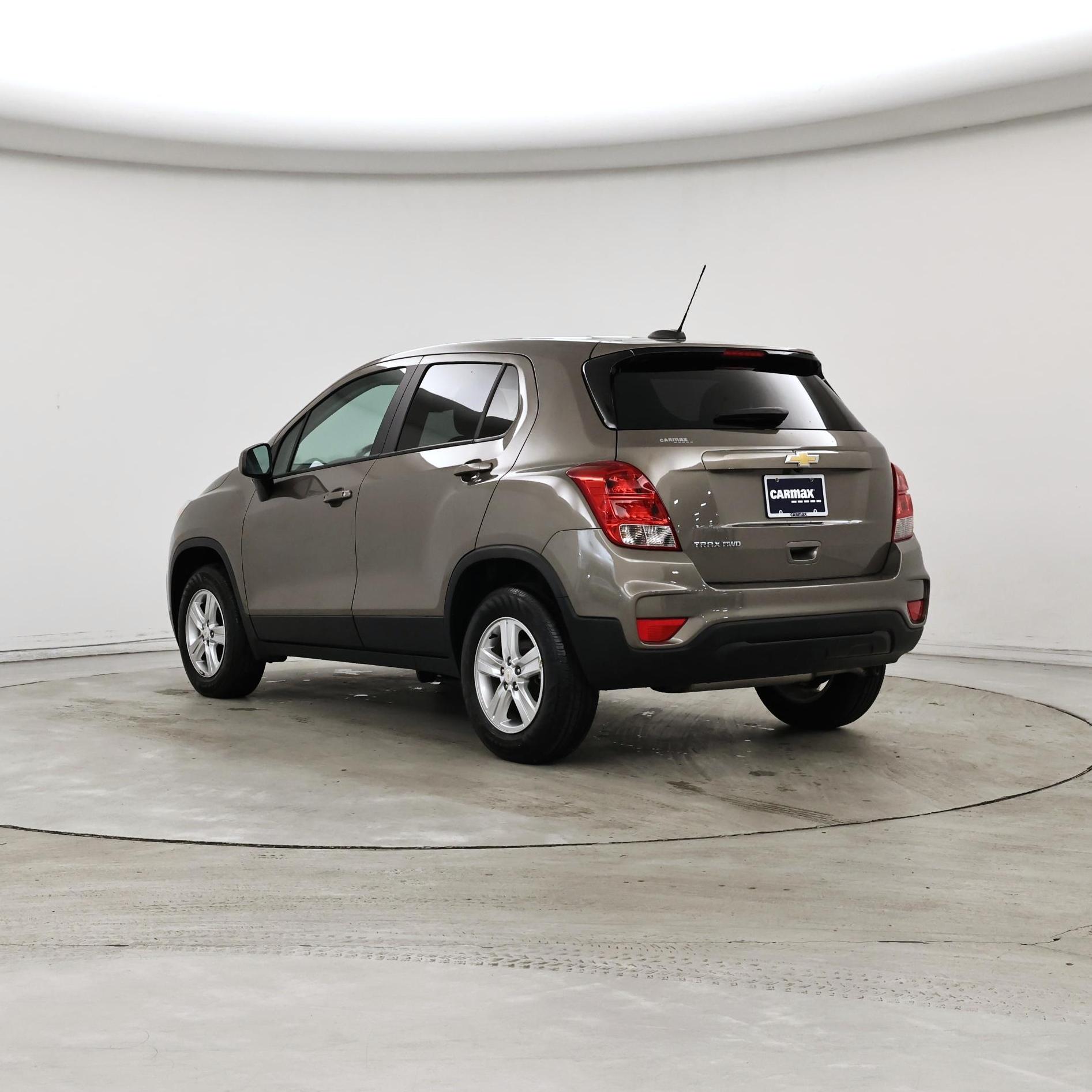 Thumbnail: 2022 Chevrolet Trax - 2