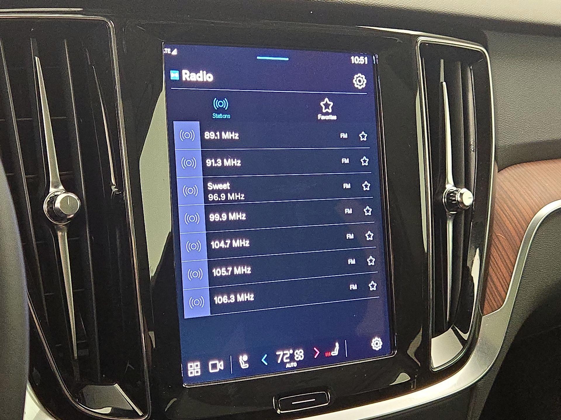 Thumbnail: 2025 Volvo S60 - 16