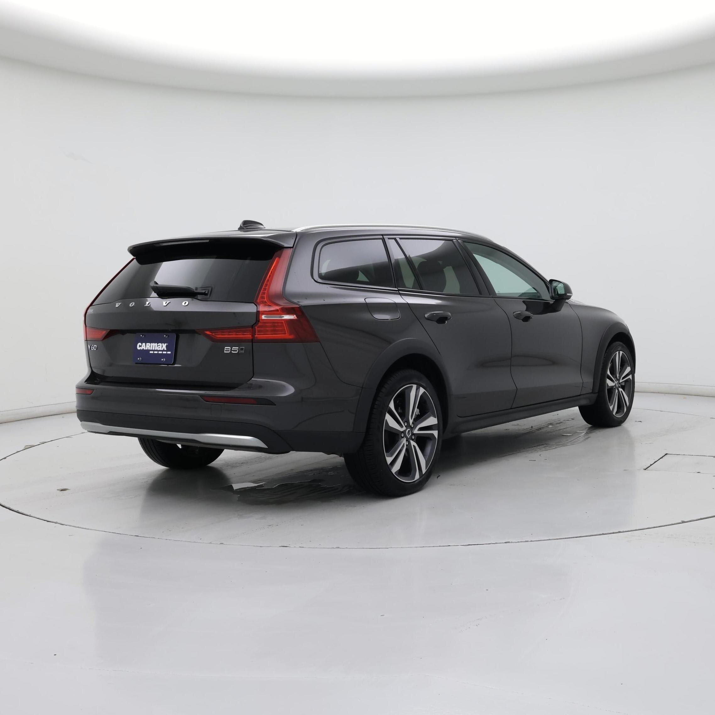 Thumbnail: 2025 Volvo S60 - 8