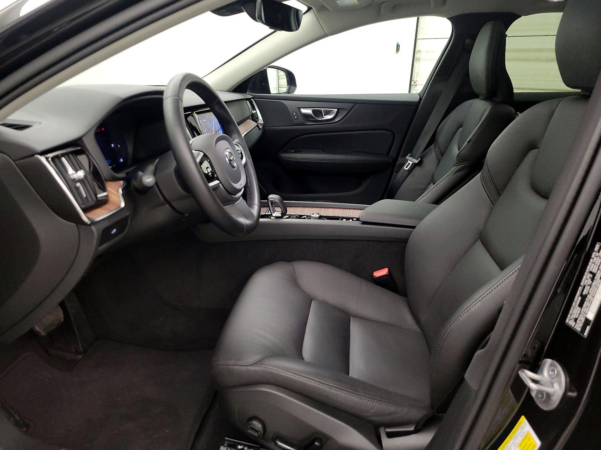 Thumbnail: 2025 Volvo S60 - 11