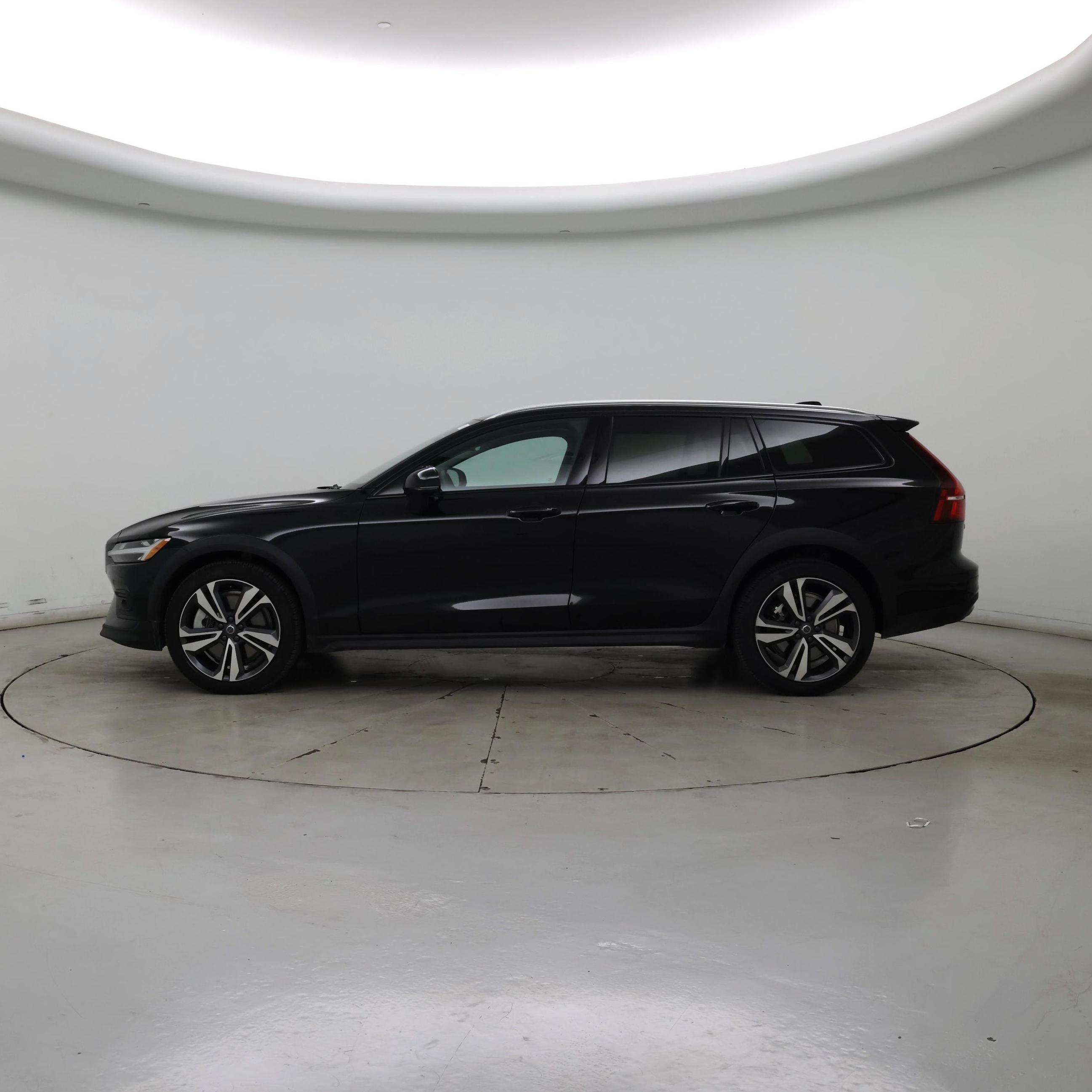 Thumbnail: 2025 Volvo S60 - 3