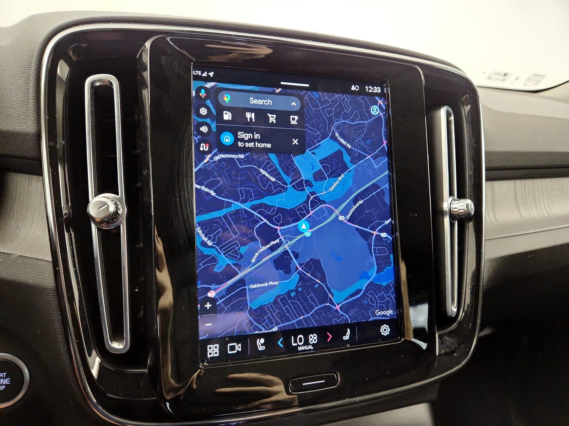 Thumbnail: 2023 Volvo XC40 - 13