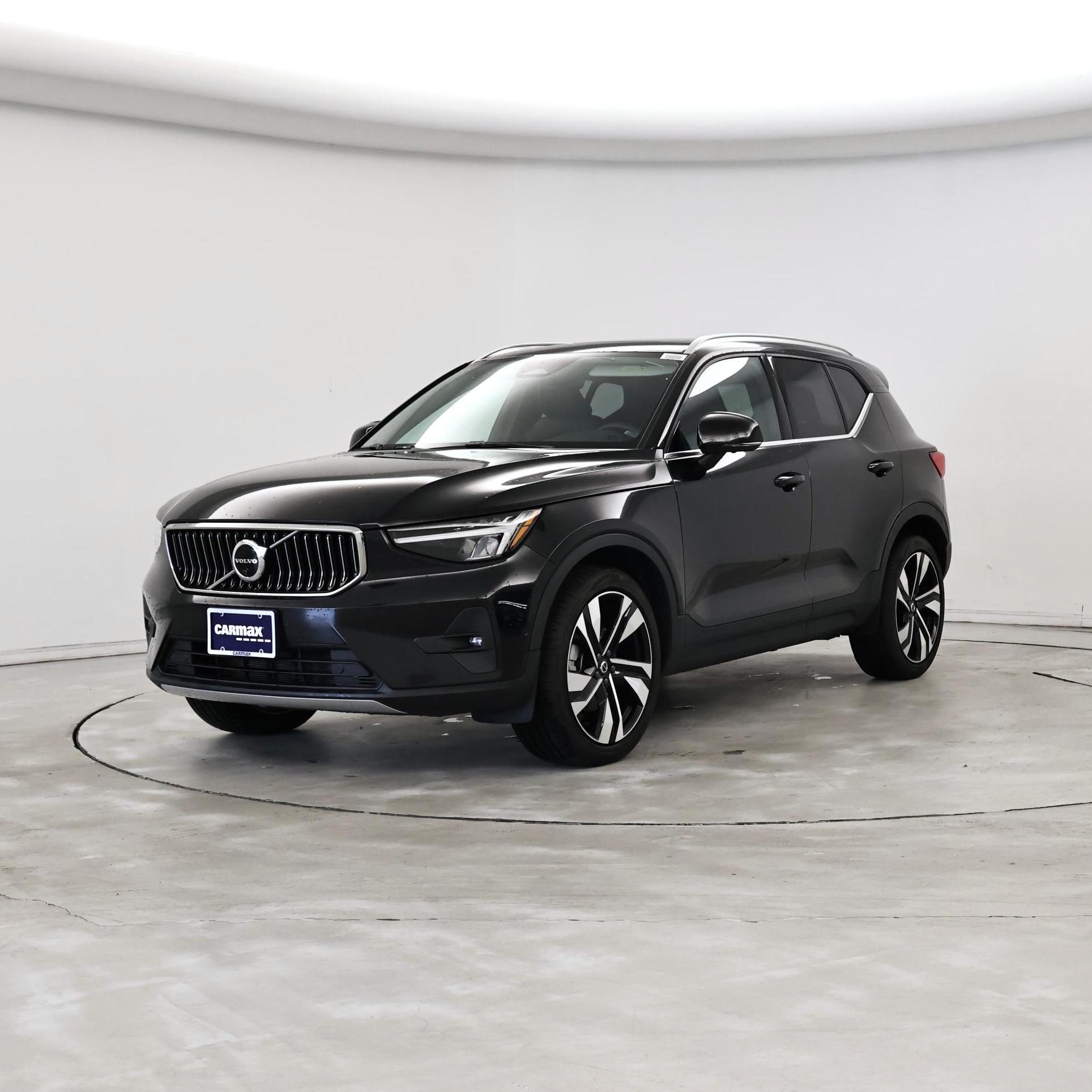 Thumbnail: 2023 Volvo XC40 - 4