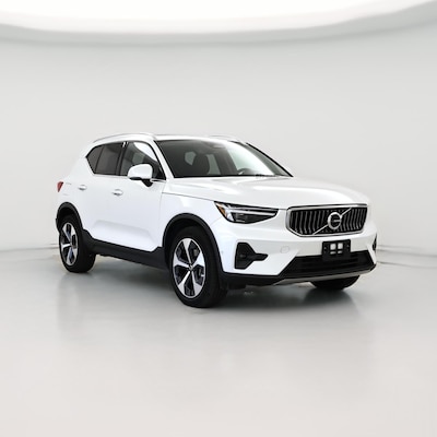 2024 Volvo XC40 B5 Plus Bright Theme