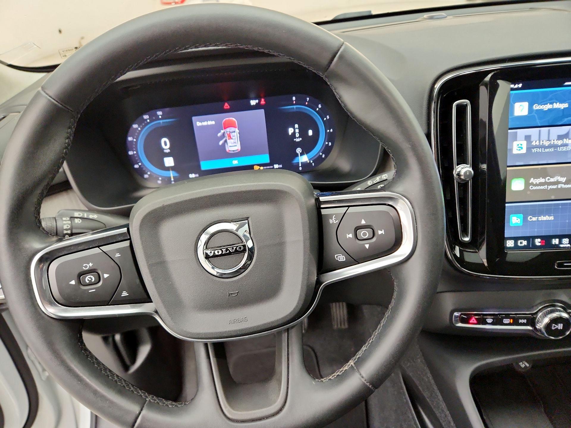 Thumbnail: 2024 Volvo XC40 - 10